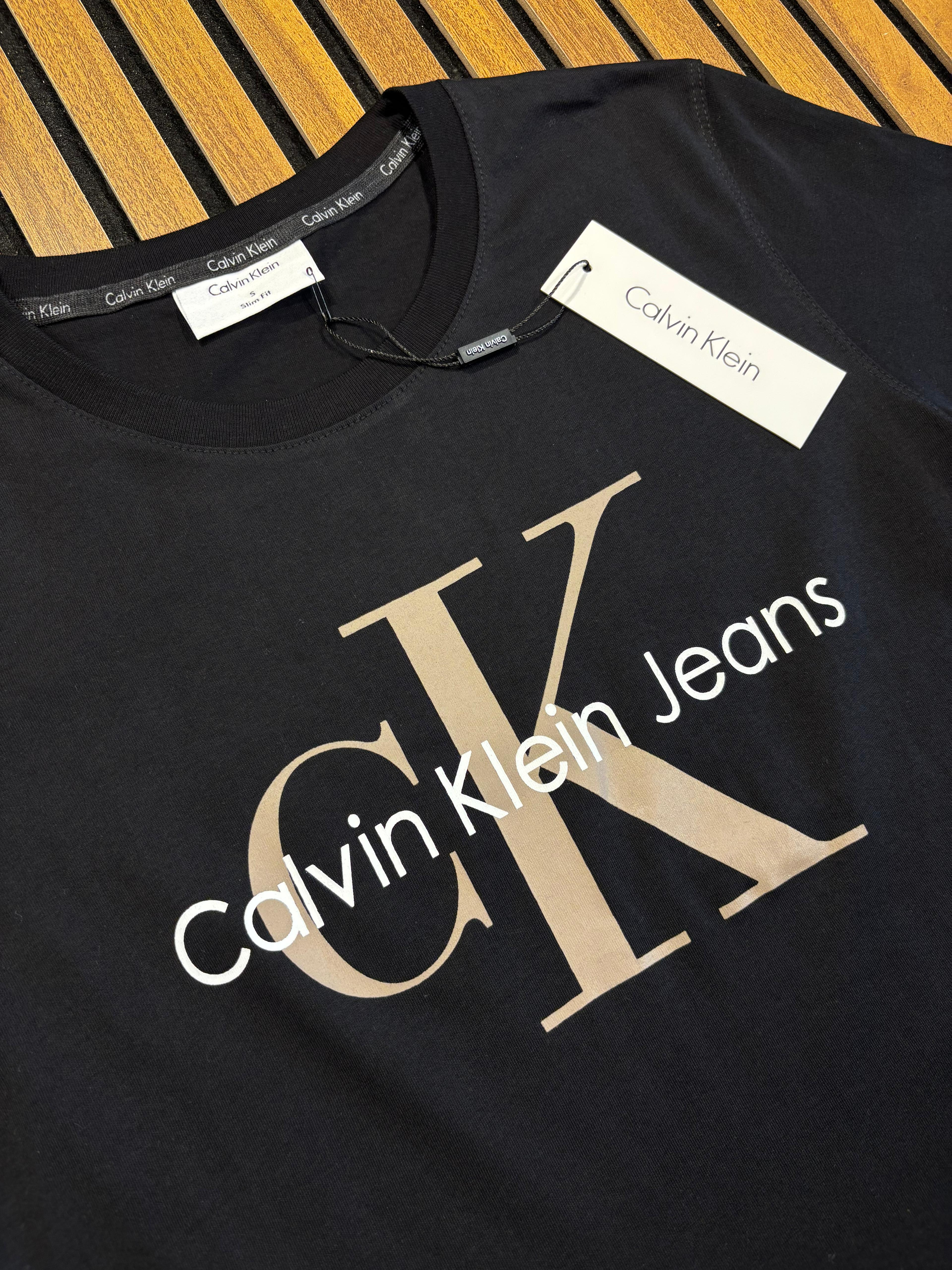 CALVIN KLEIN Baskı Detaylı Siyah Kadın T-Shirt BES32