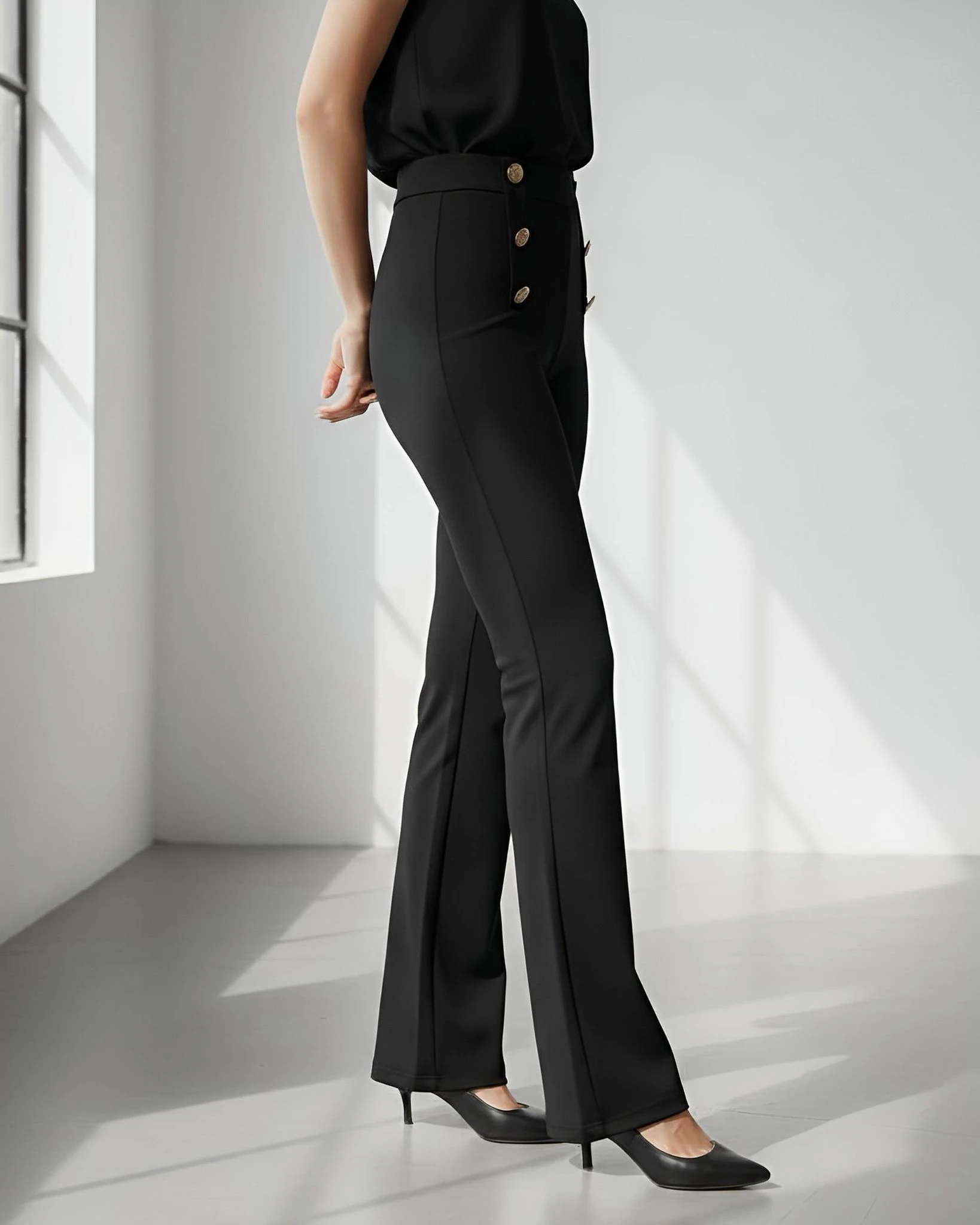 Berhani Likralı Krep Kumaş Gold Düğmeli İspanyol Paça Siyah Kadın Pantolon 9027