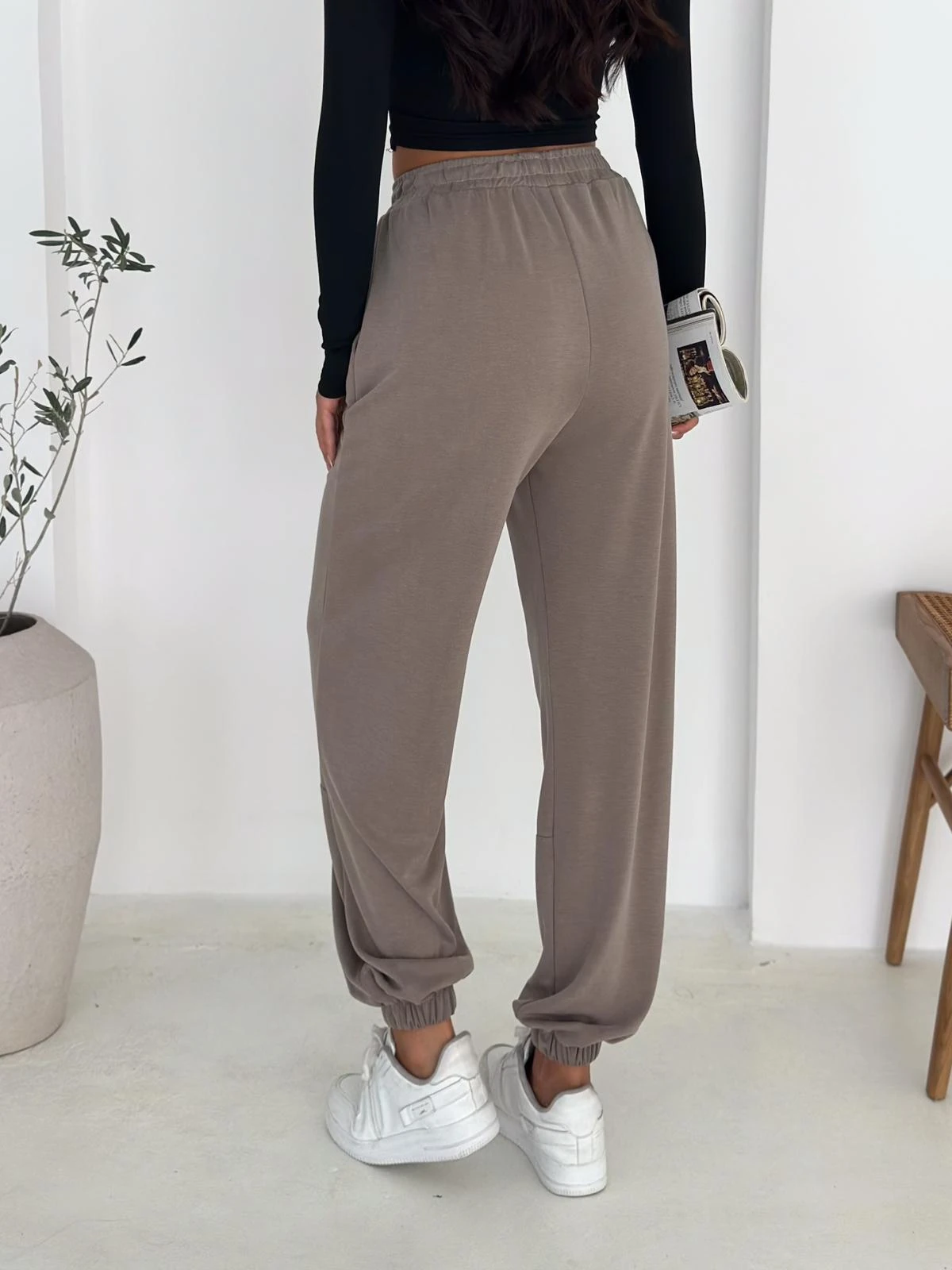 Berhani Lastik Paça Bej Kadın Eşofman Altı YKM31155