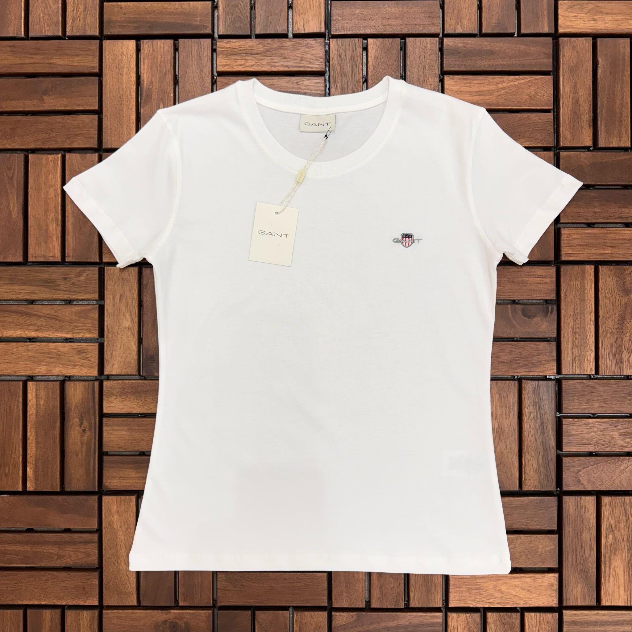 GANT Nakış Detaylı Beyaz Kadın T-Shirt BES111