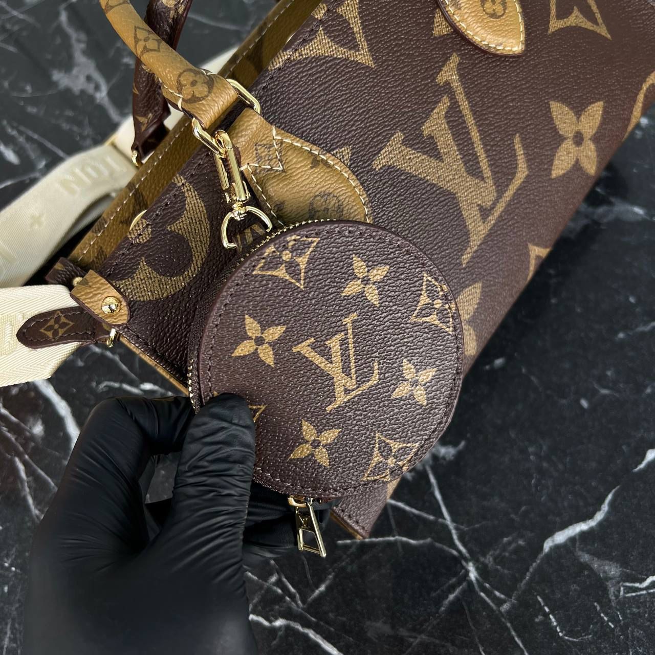 Louis Vuitton OnTheGo East West