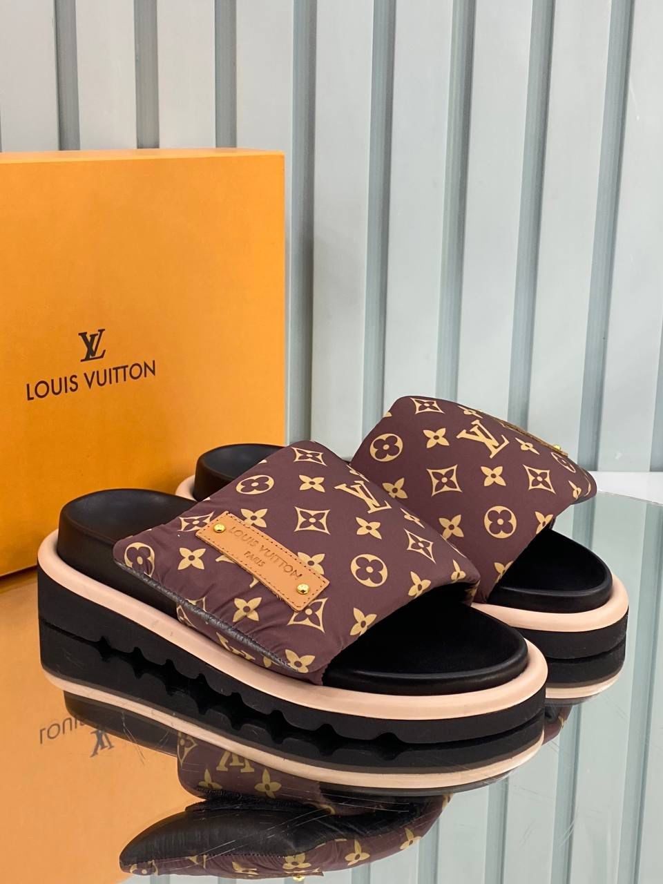 Louis Vuitton Pool Pillow Hakiki Deri Kumaş Terlik