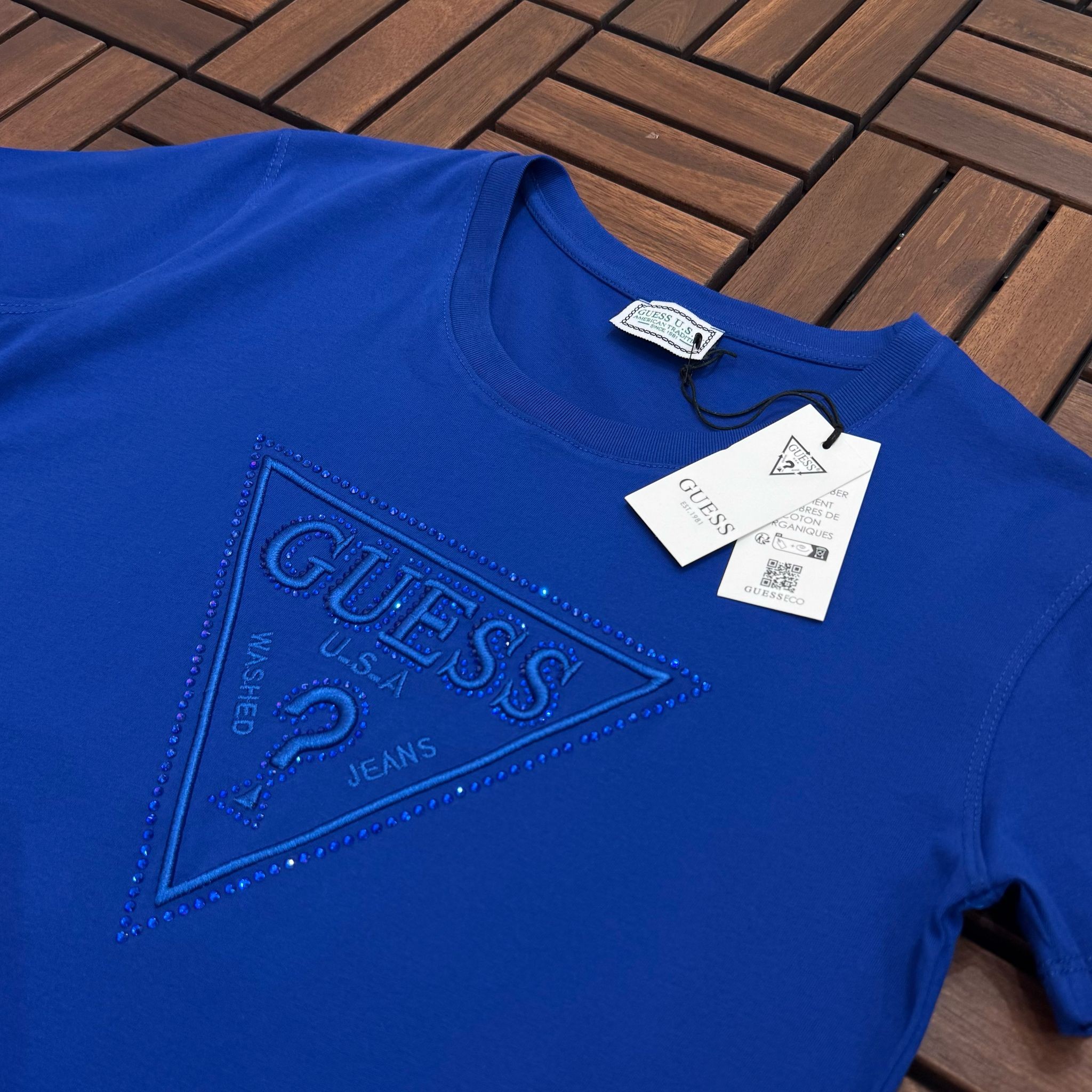 GUESS Taş İşlemeli ve Nakış Detaylı Mavi Kadın T-Shirt BES27