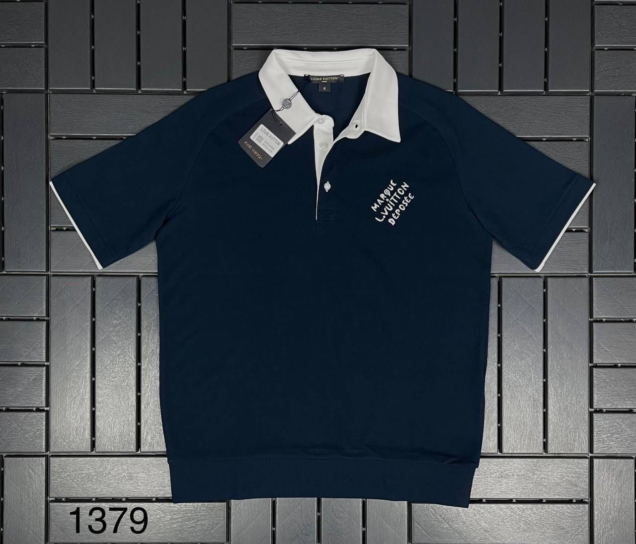 LOUIS VUITTON Nakış Detaylı Polo Yaka Lacivert Erkek T-Shirt 1379