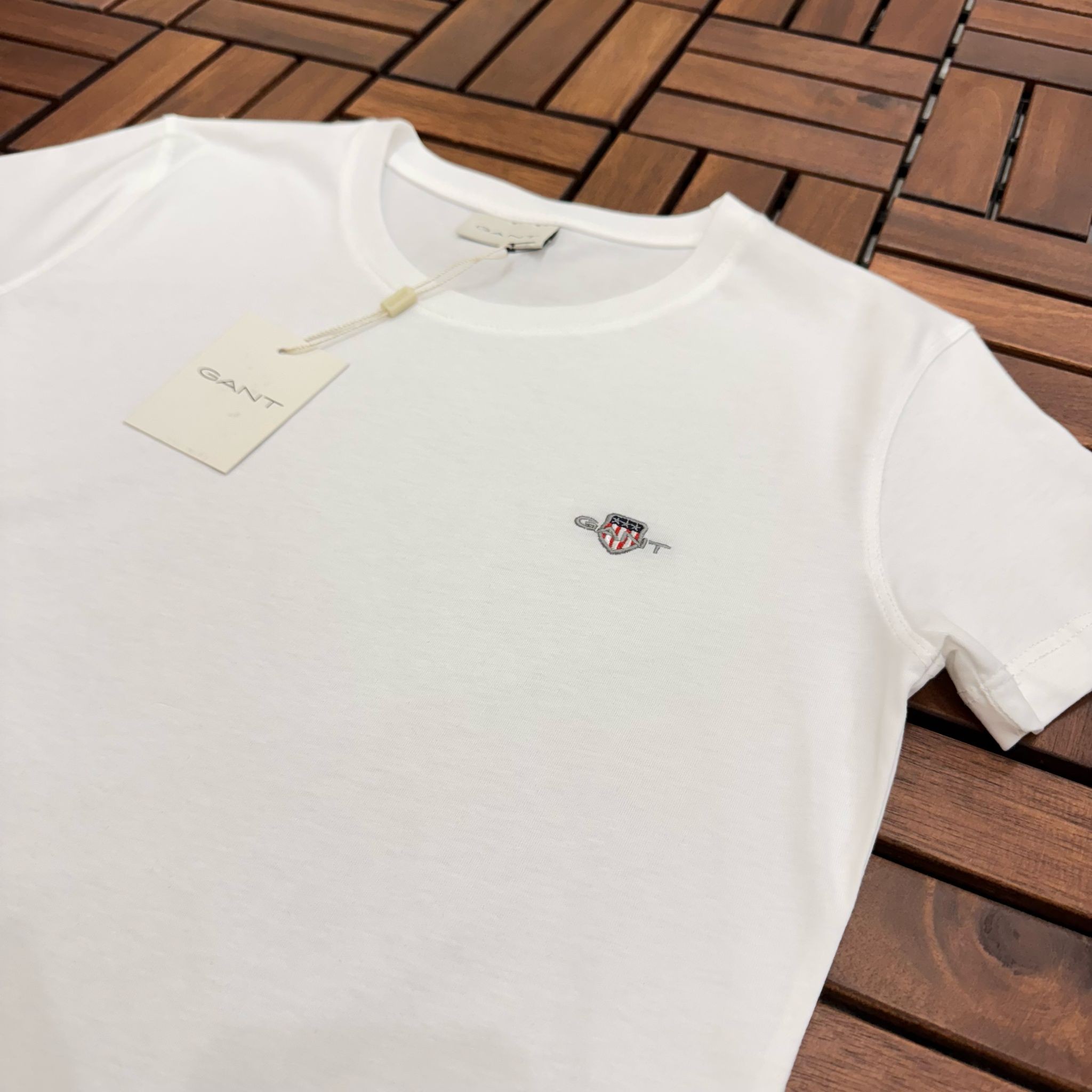GANT Nakış Detaylı Beyaz Kadın T-Shirt BES111
