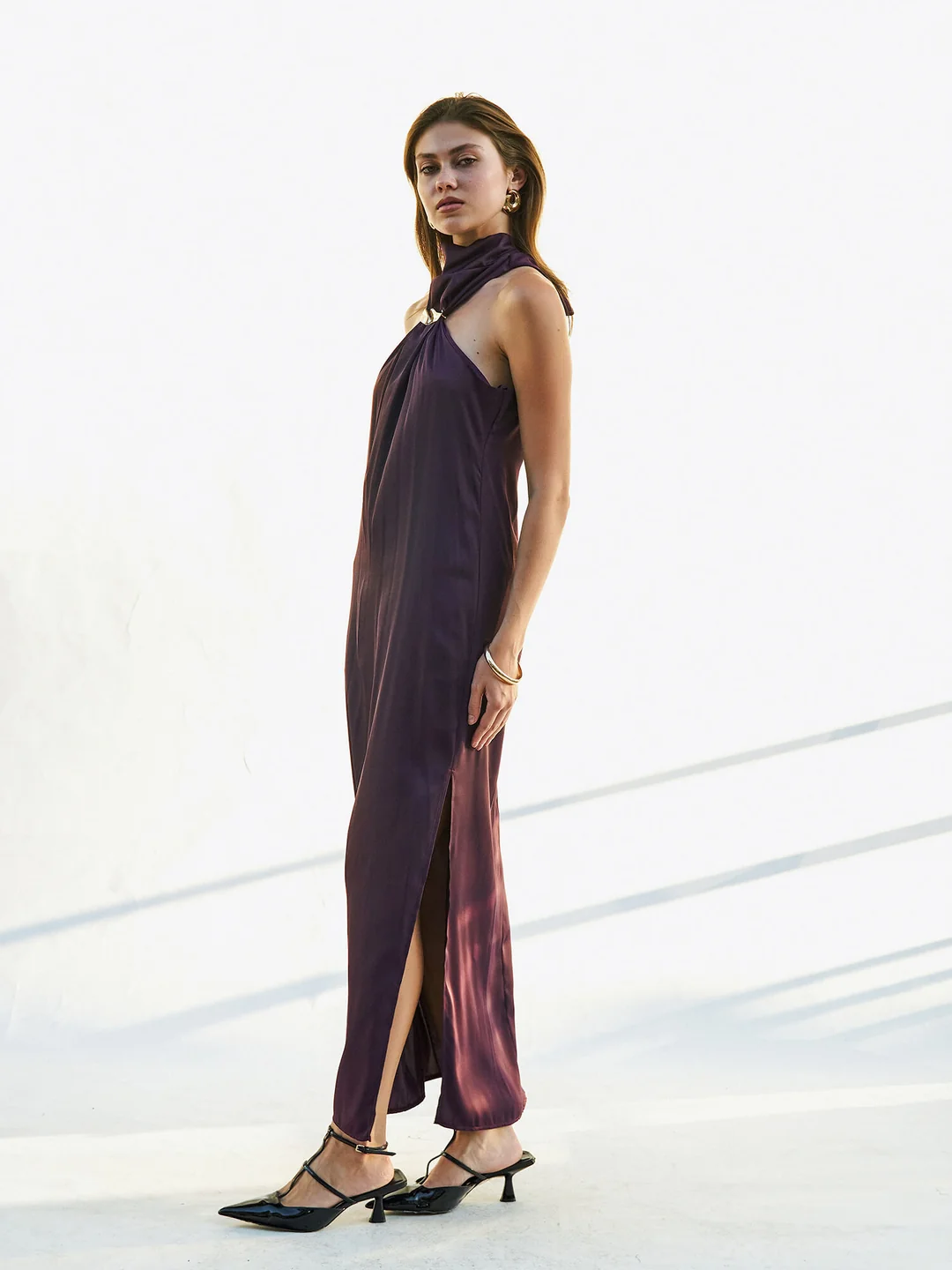 Berhani Tokalı Yırtmaçlı Uzun Mürdüm Kadın Saten Elbise 111631