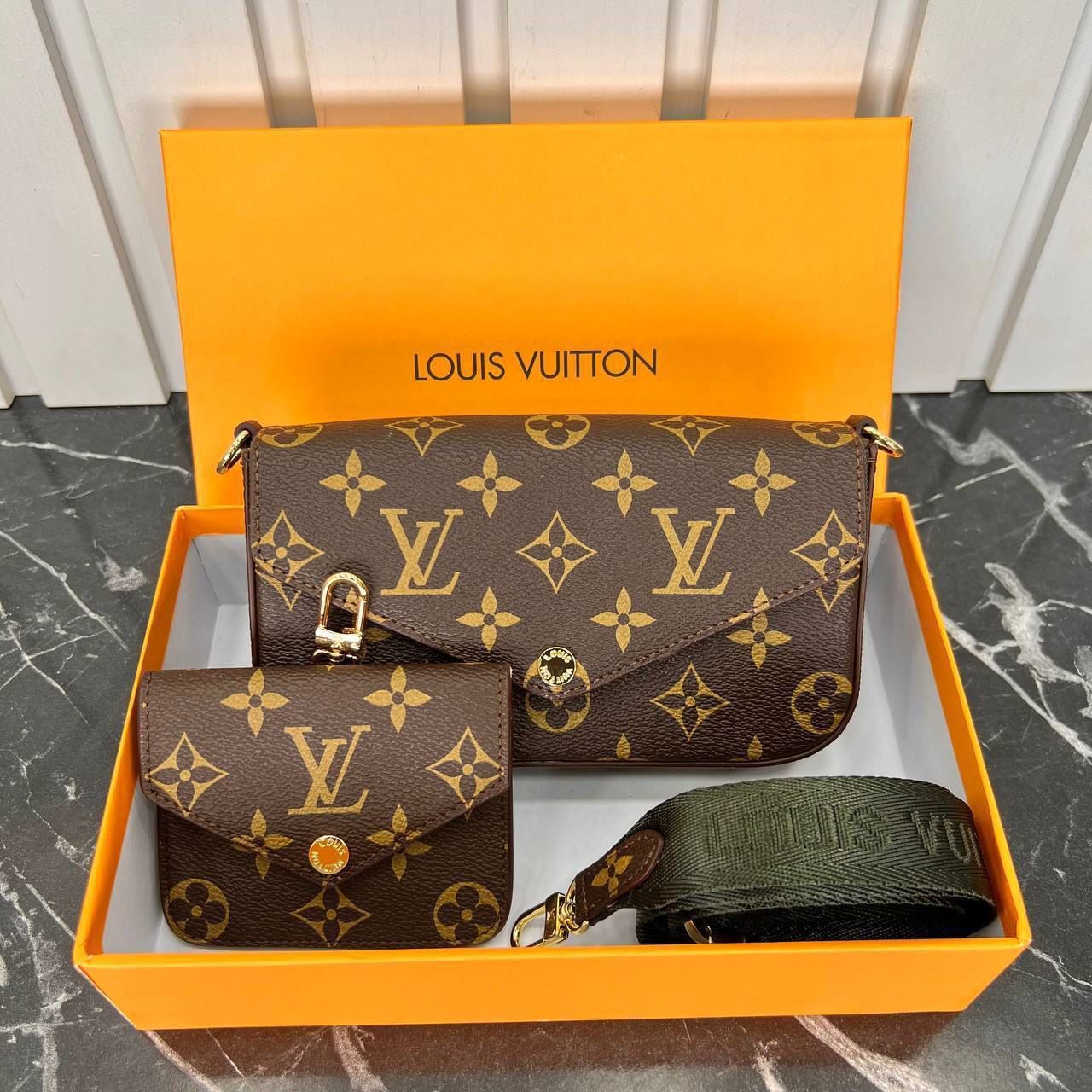 Louis Vuitton Felicie Strap & Go Wallet