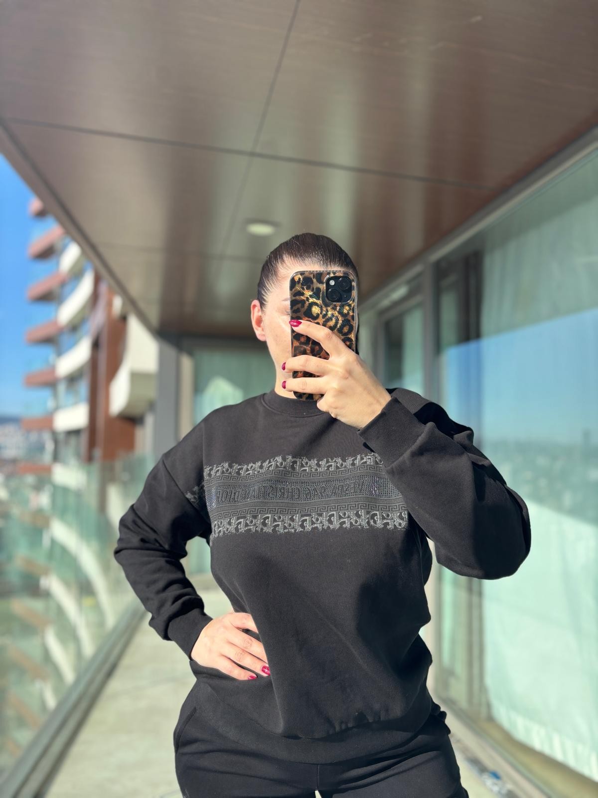 Cirston Dior Taş Detaylı Kadın Sweatshirt Siyah