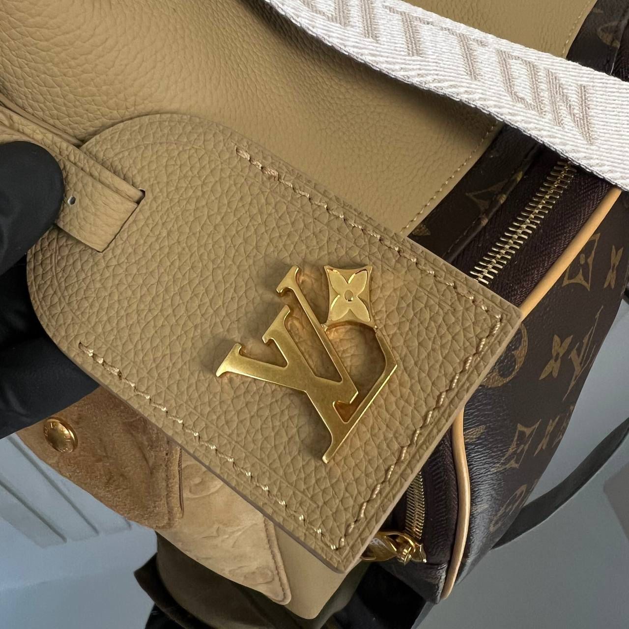 Louis Vuitton Hobo Cargo Bag