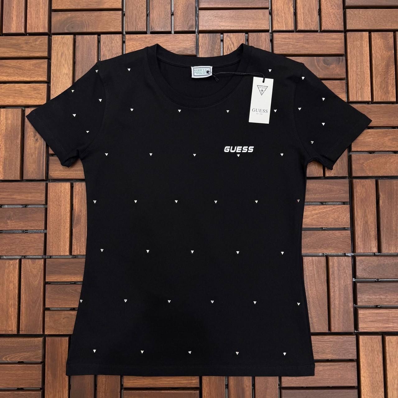 GUESS Boncuk Detaylı Siyah Kadın T-Shirt ES89