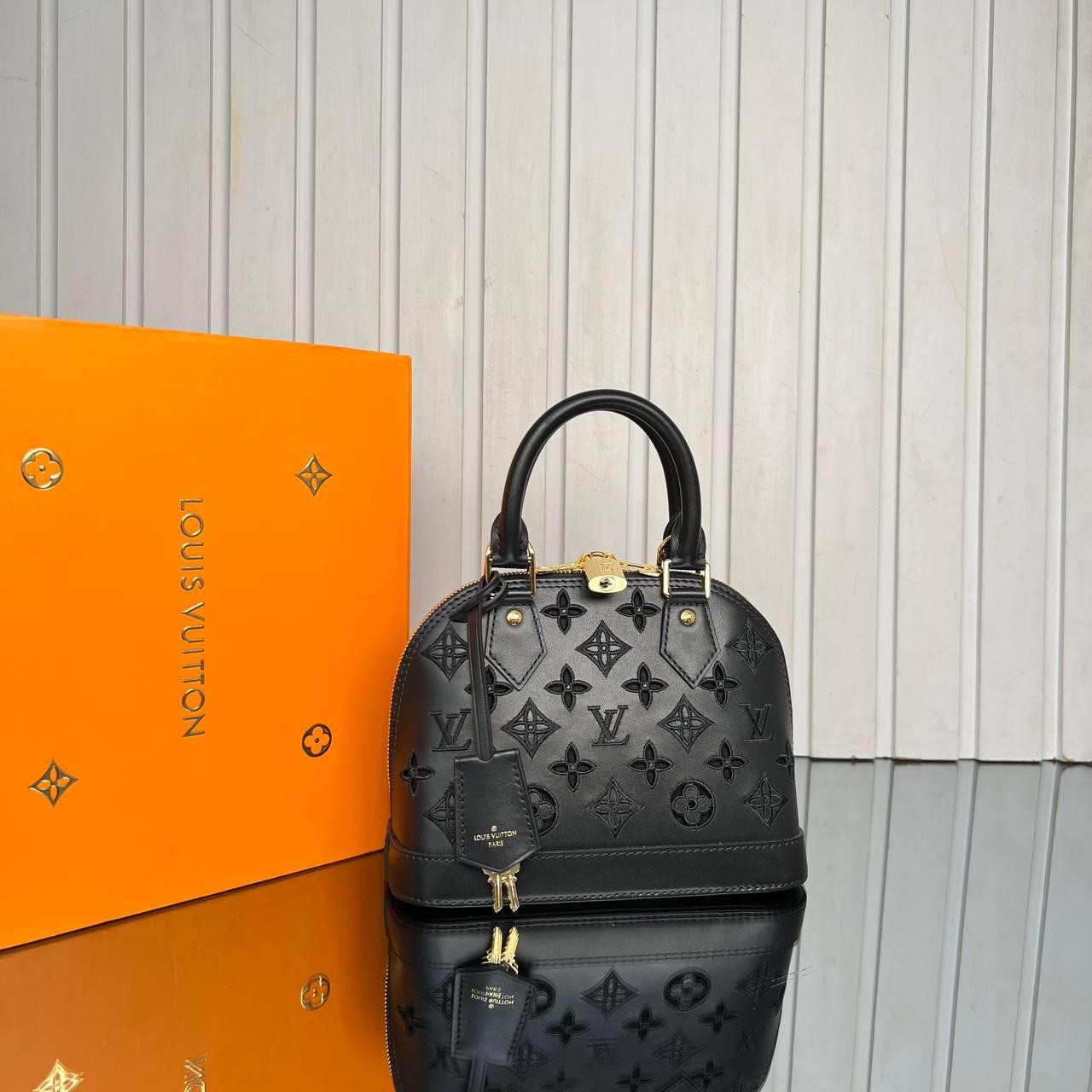 Louis Vuitton Alma BB 23x17 cm 
