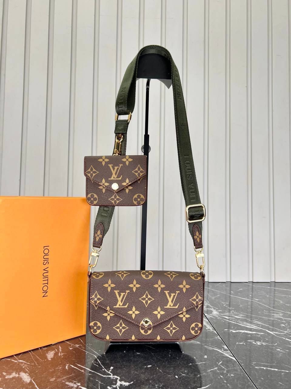 Louis Vuitton Felicie Strap & Go Wallet