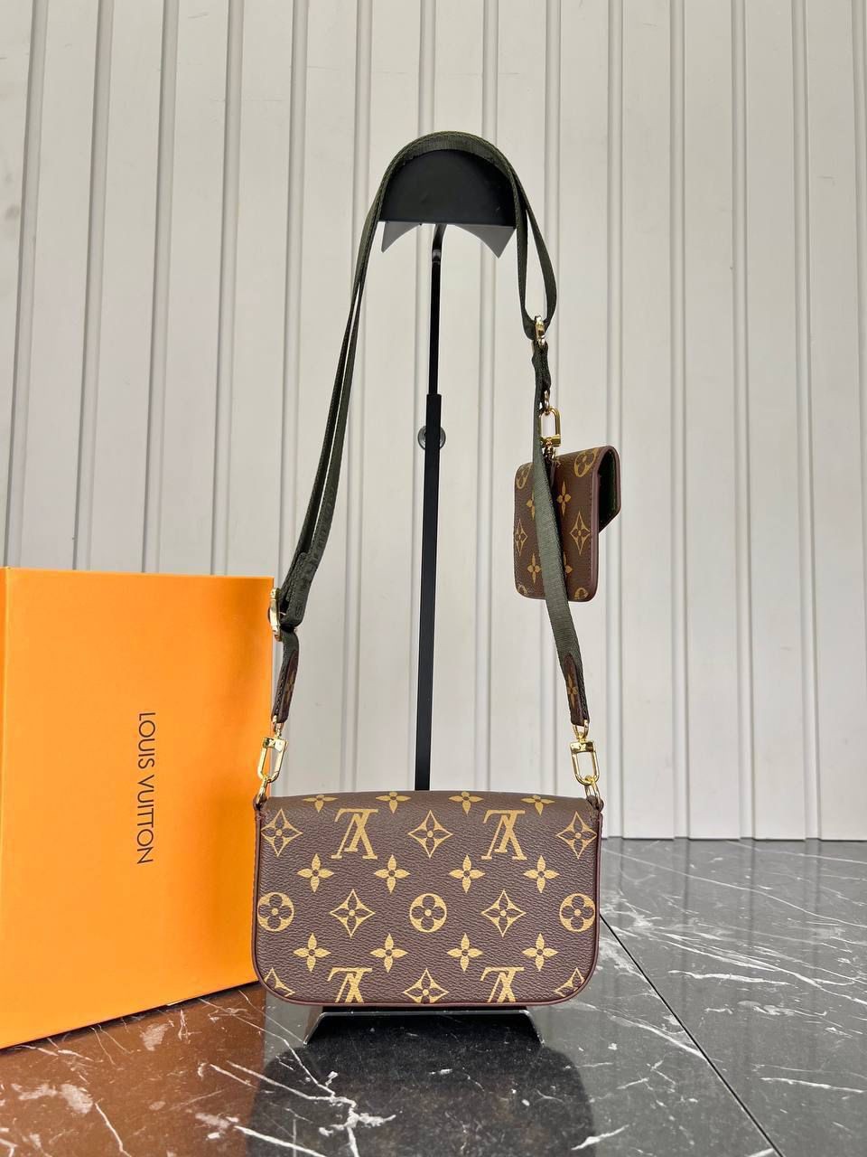 Louis Vuitton Felicie Strap & Go Wallet