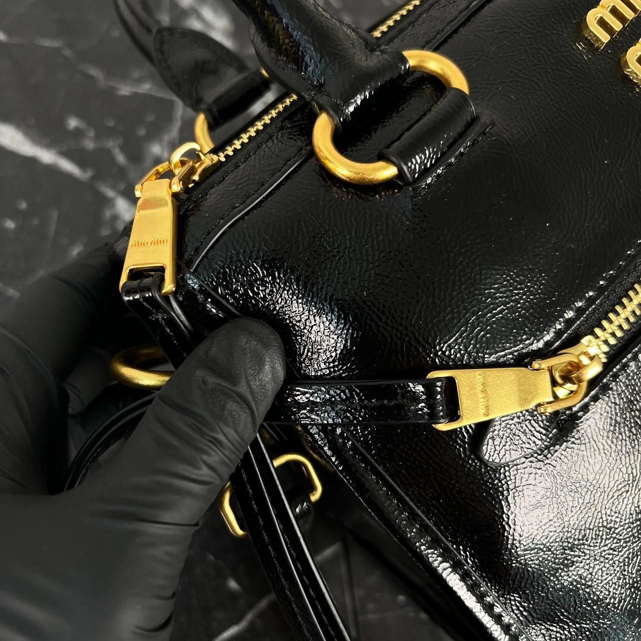 Miu Miu Siyah Vitello Bag  26.5x18.5 cm 