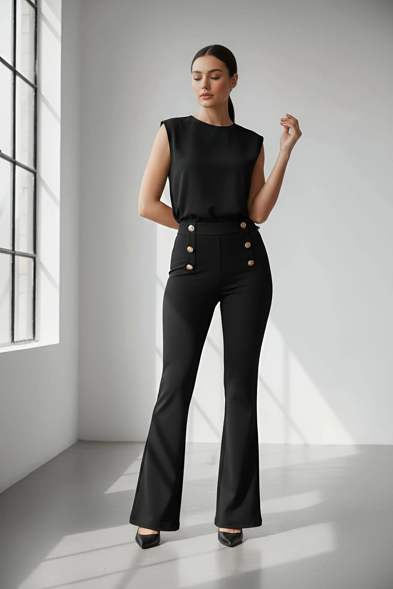 Berhani Likralı Krep Kumaş Gold Düğmeli İspanyol Paça Siyah Kadın Pantolon 9027