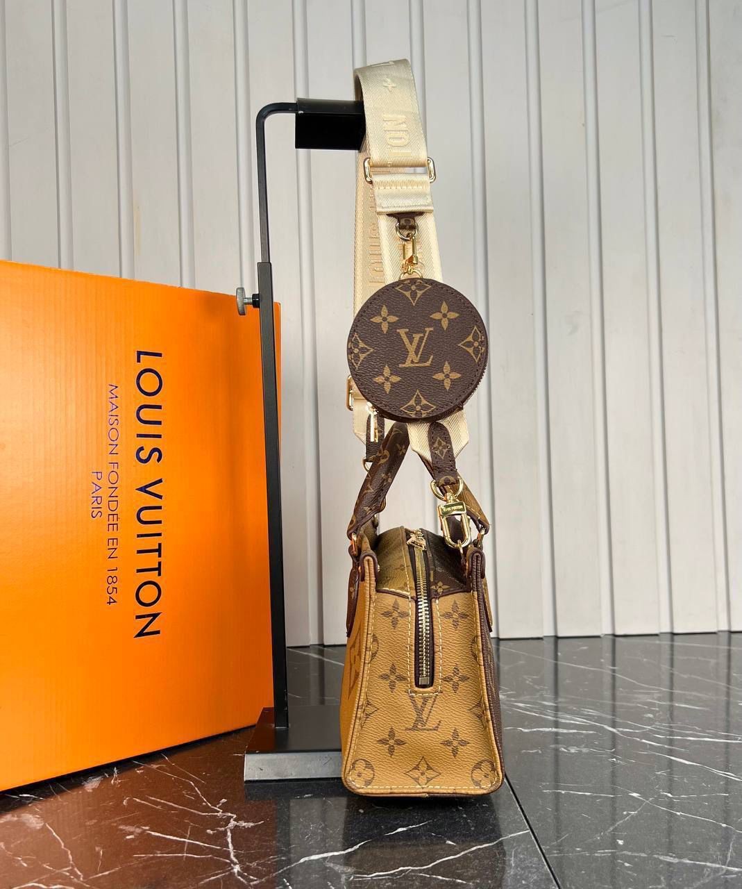 Louis Vuitton OnTheGo East West