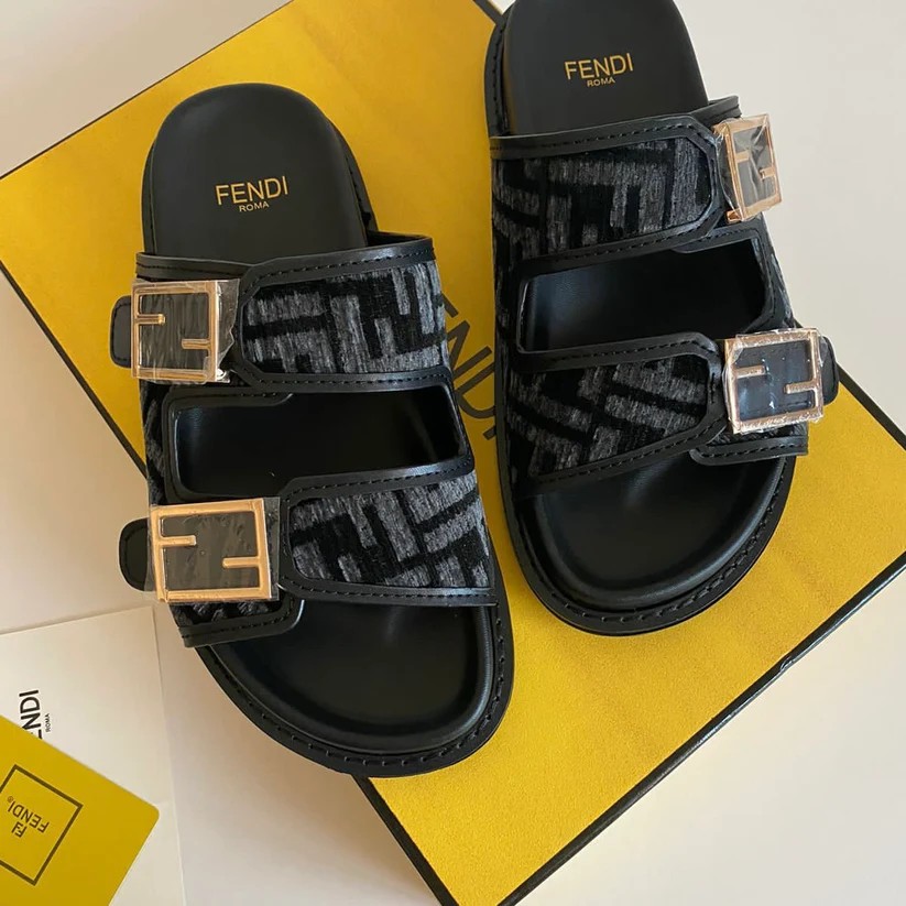 Fendi Siyah Kadın Terlik 3575