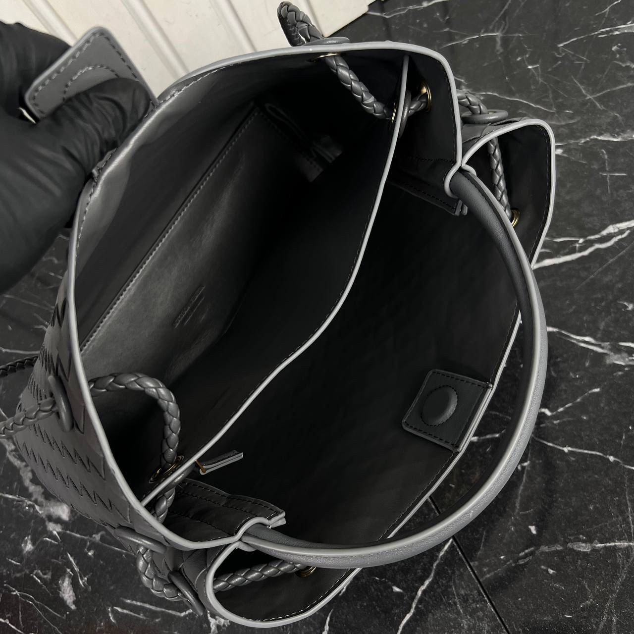 Bottega Veneta Koyu Gri Andiamo Big 32x25 cm