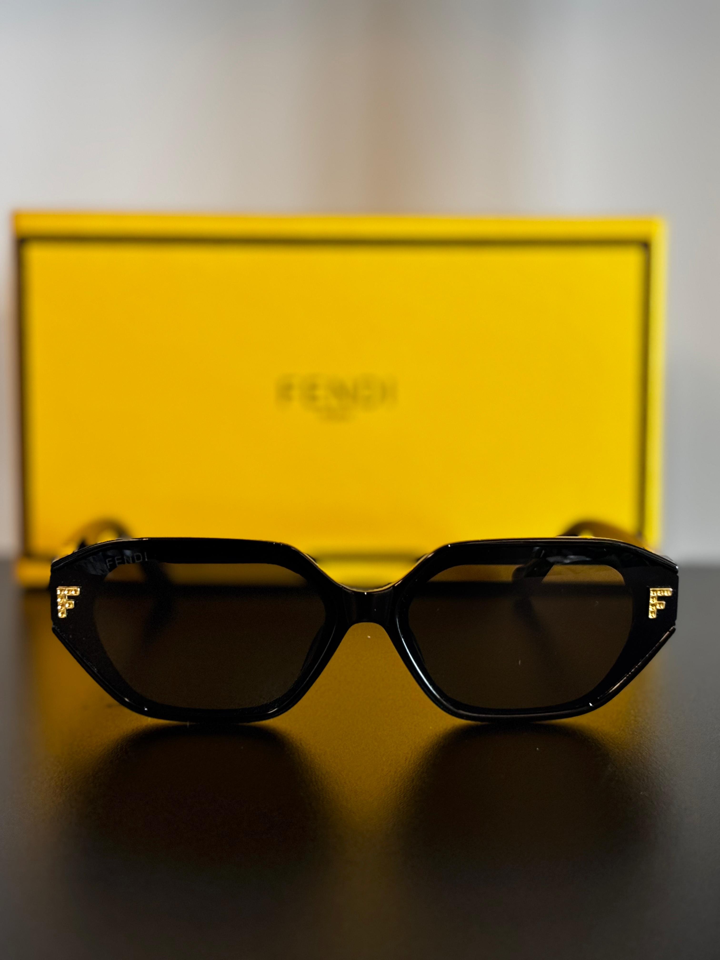 Fendi Siyah Kadın Güneş Gözlüğü