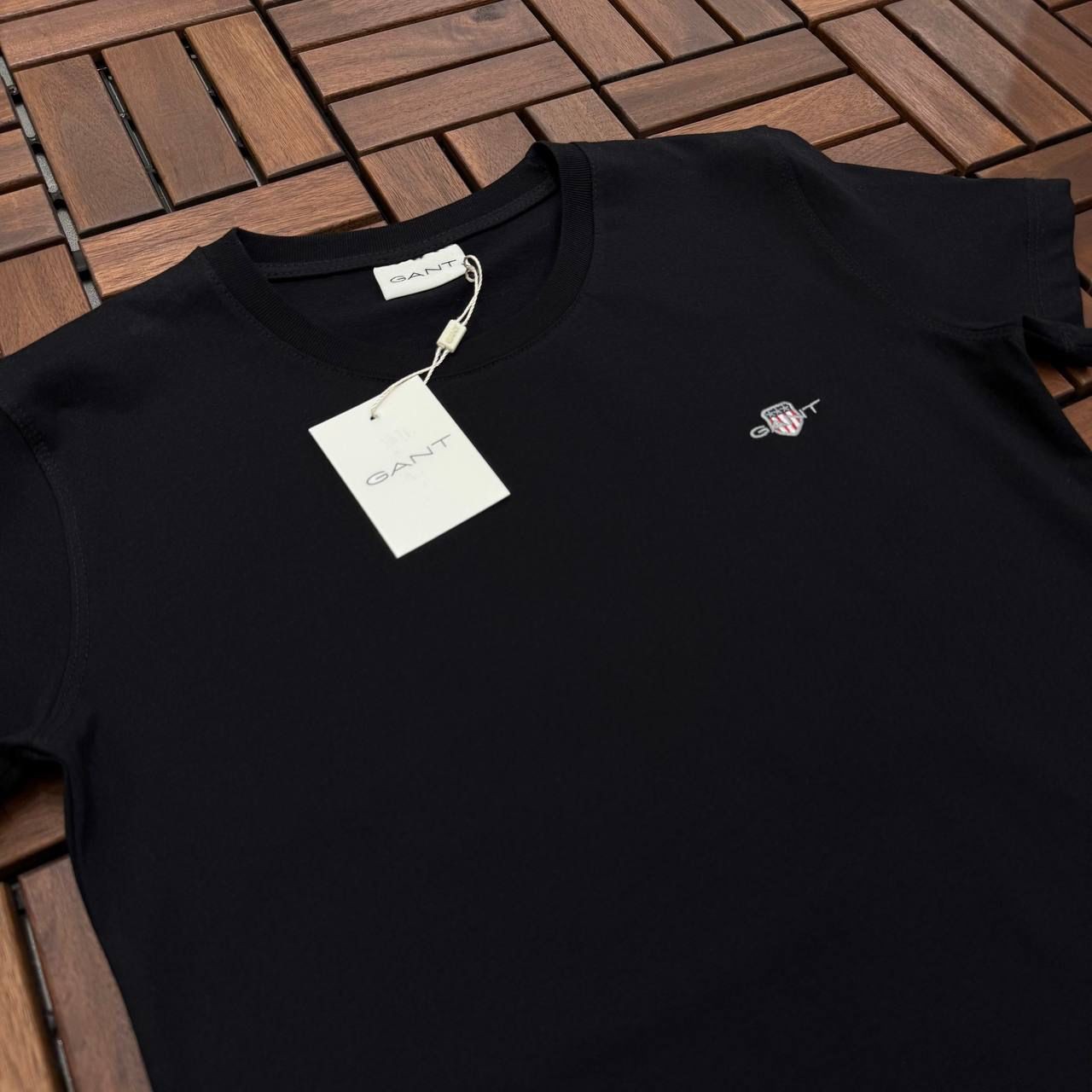 GANT Nakış Detaylı Siyah Kadın T-Shirt BES111