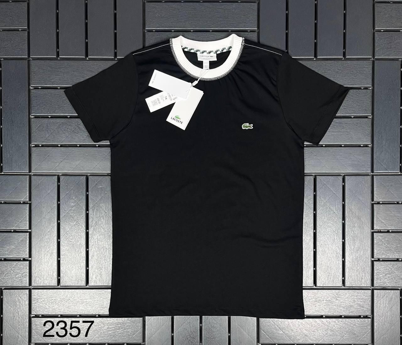 LACOSTE Beyaz Yaka Detaylı Siyah Erkek T-Shirt 2357