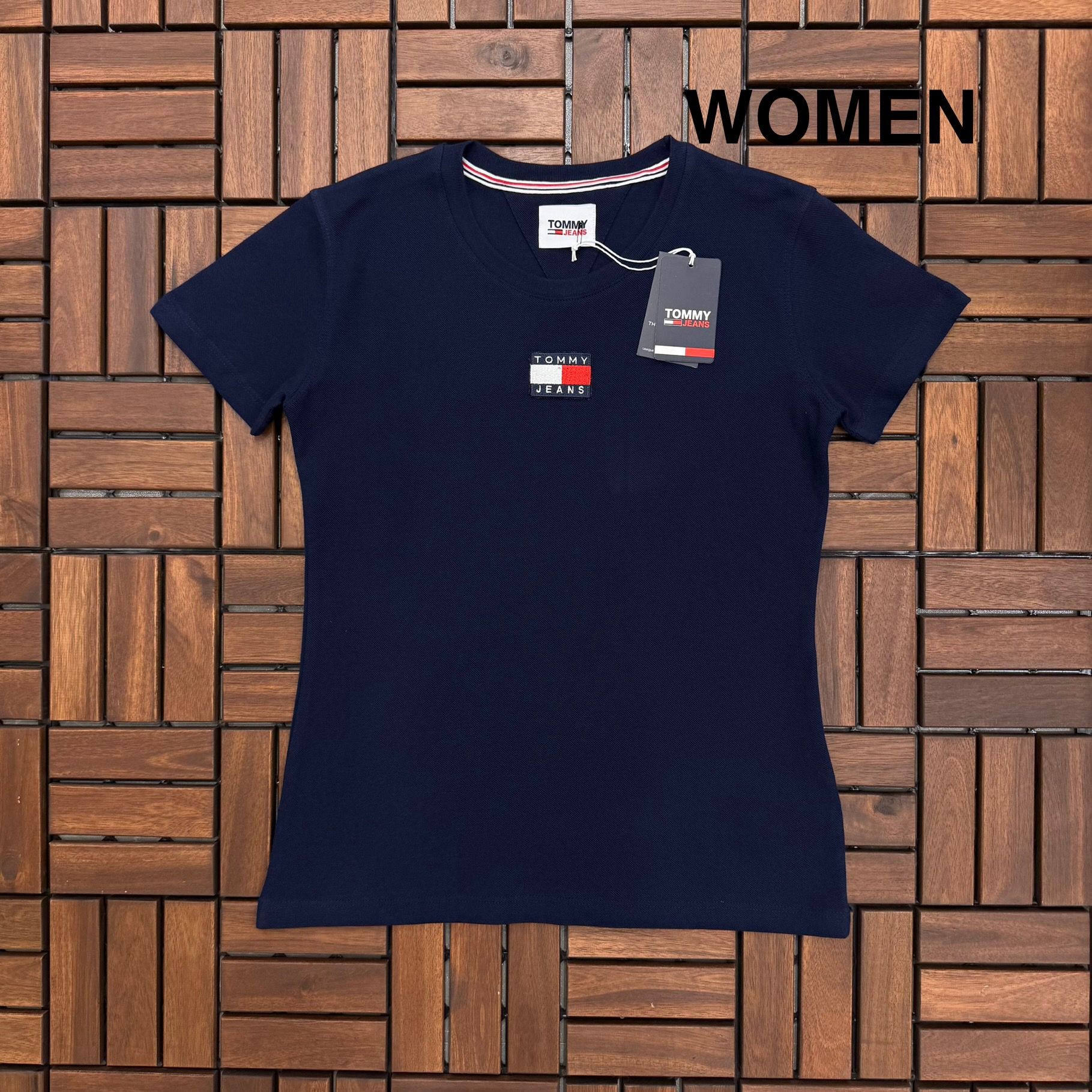 TOMMY JEANS Nakış Logo Detaylı Lacivert Kadın T-Shirt BES152