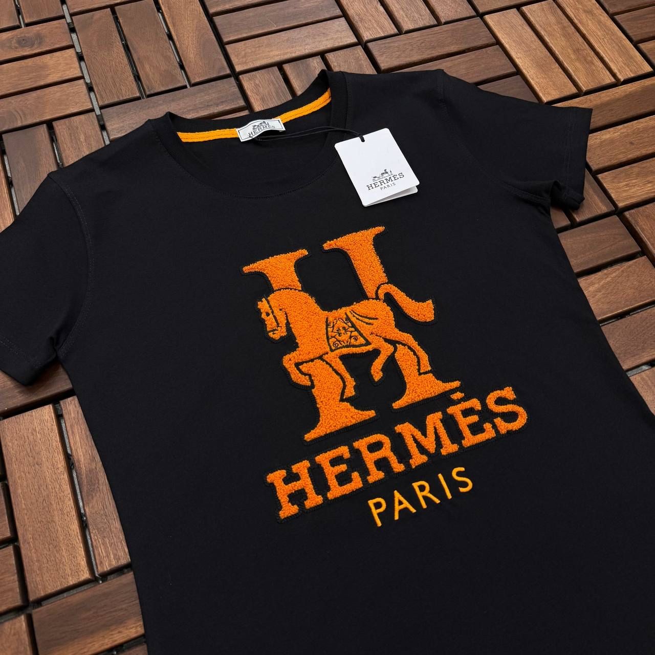 Hermes Nakış Detaylı Beyaz Kadın T-shirt