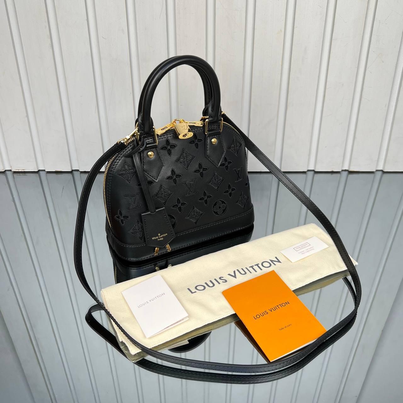 Louis Vuitton Alma BB 23x17 cm 