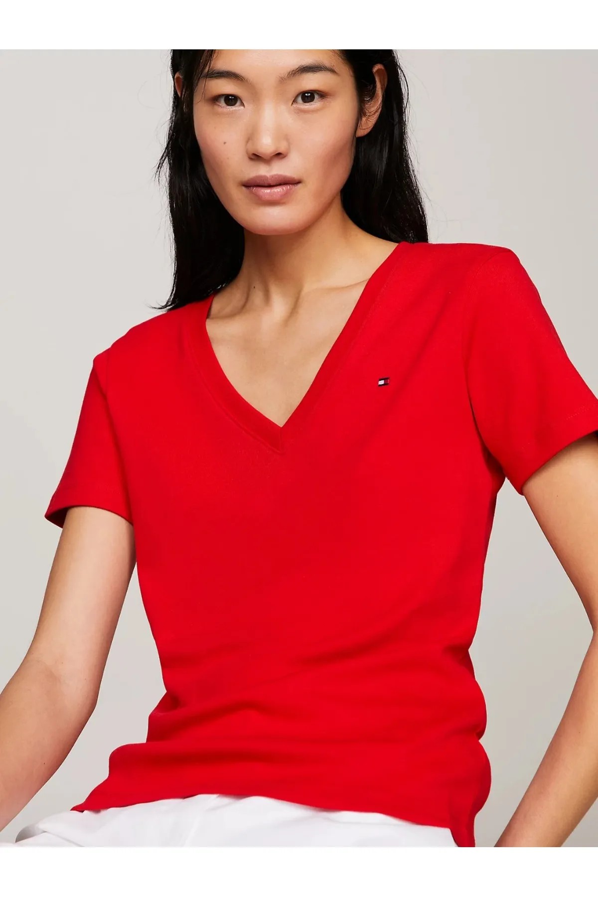 TOMMY HILFIGER V Yaka Kırmızı Kadın T-Shirt 2559-2