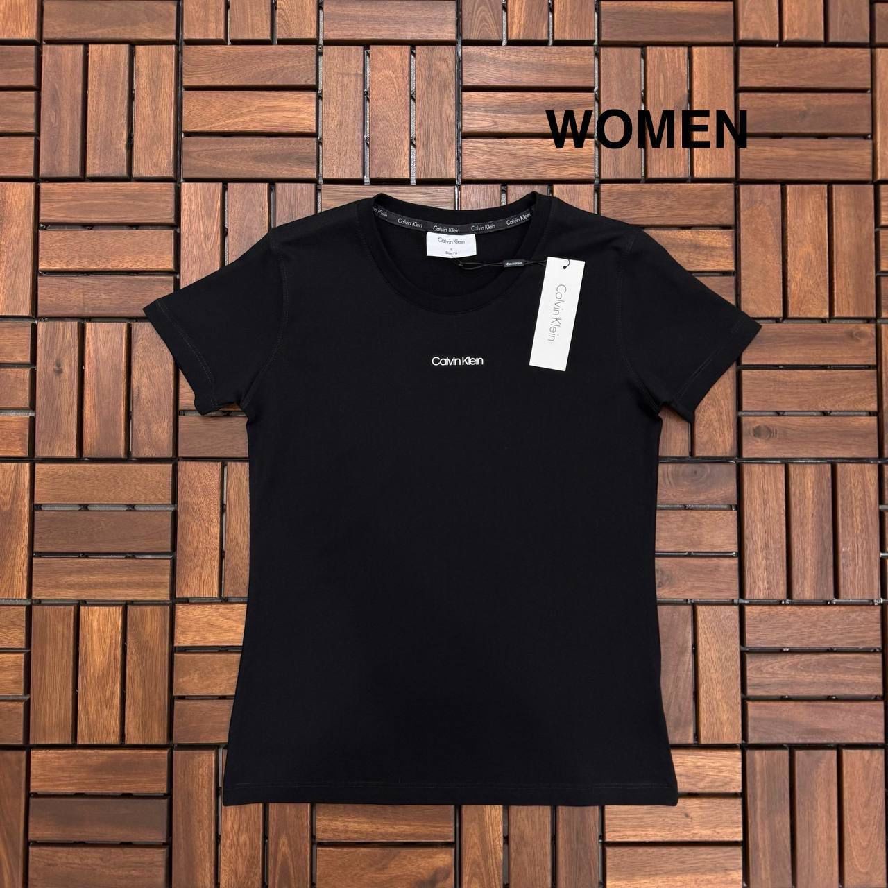 Calvin Klein Basklı Siyah Kadın T-shirt BES65