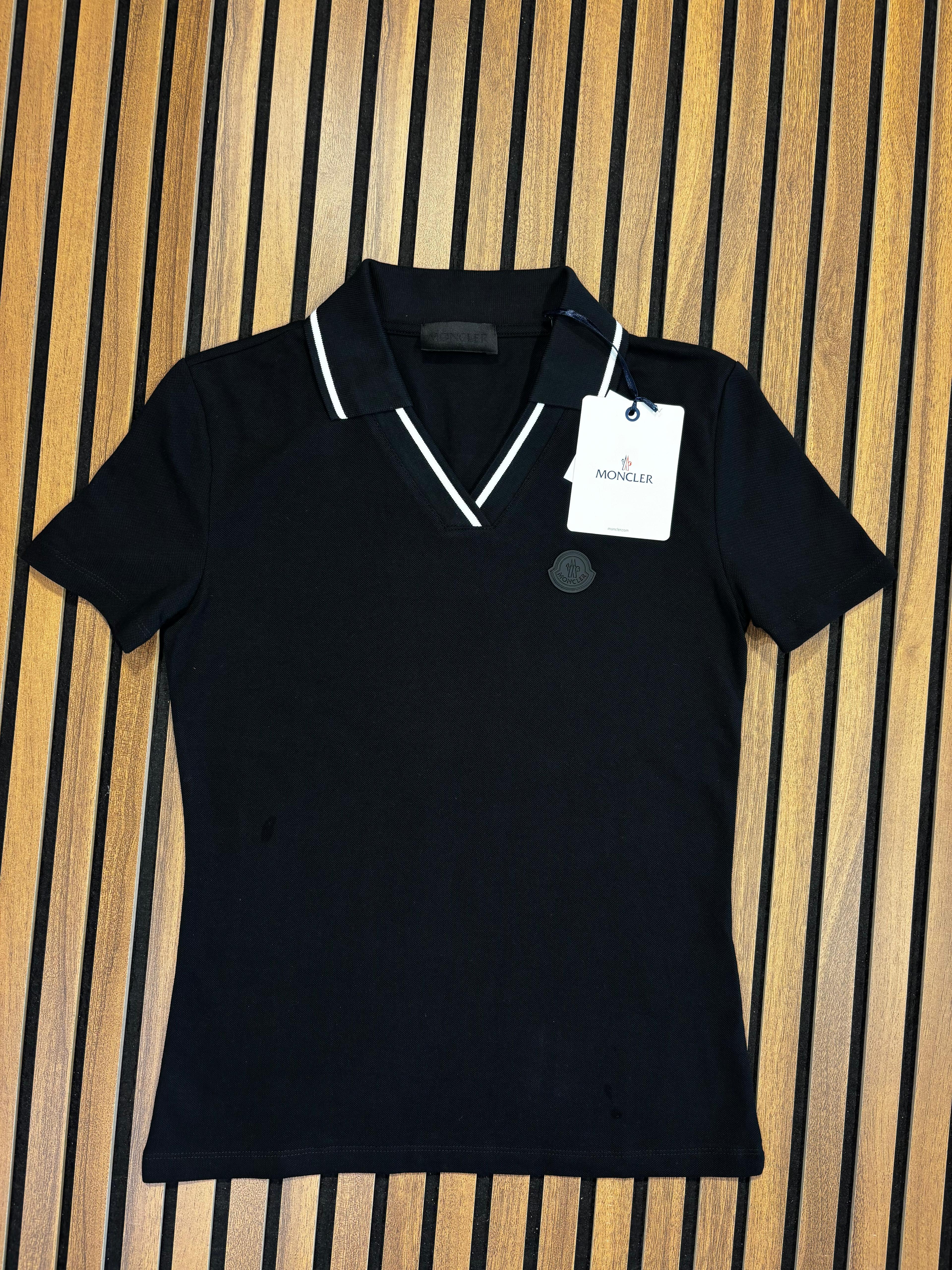 MONCLER Polo Yaka V Yaka Siyah T-Shirt 3029