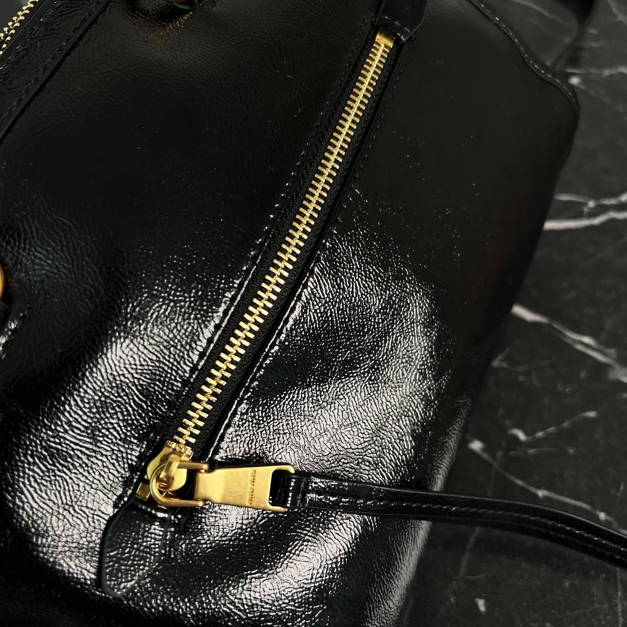 Miu Miu Siyah Vitello Bag  26.5x18.5 cm 