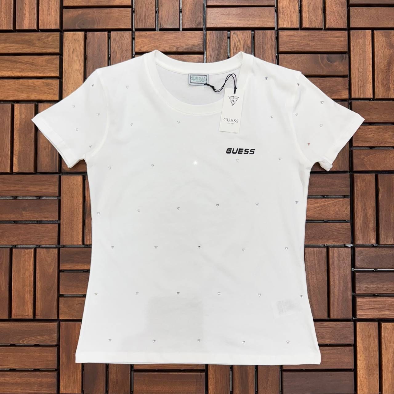 GUESS Boncuk Detaylı Beyaz Kadın T-Shirt ES89