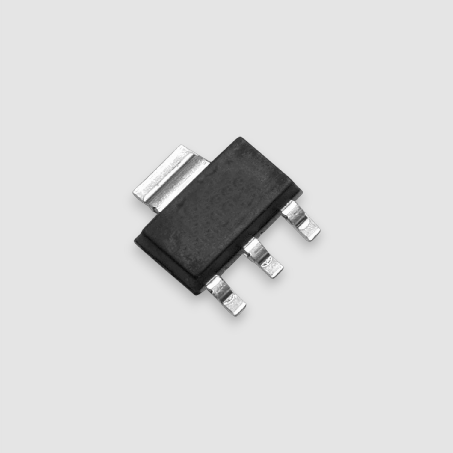 BTA204W-600E SOT-223 1A 600V TRIAC