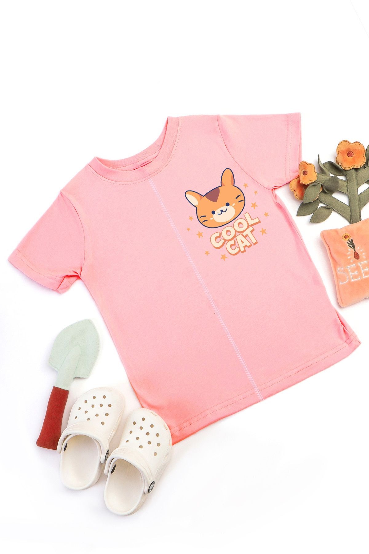 Kız Çocuk Sevimli Kedi Baskılı Kısa Kol Önü ve Arkası Dikiş Detaylı Pamuklu Rahat Kalıp T-Shirt
