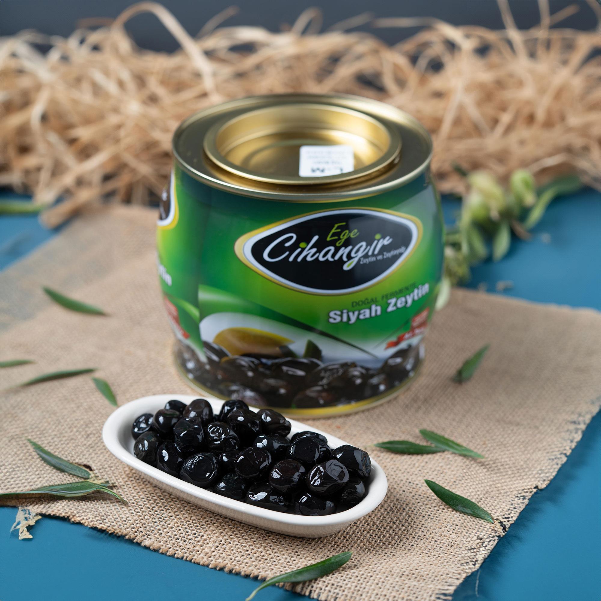Yağlı Sele Zeytin M - 2 kg Teneke - Ege Cihangir