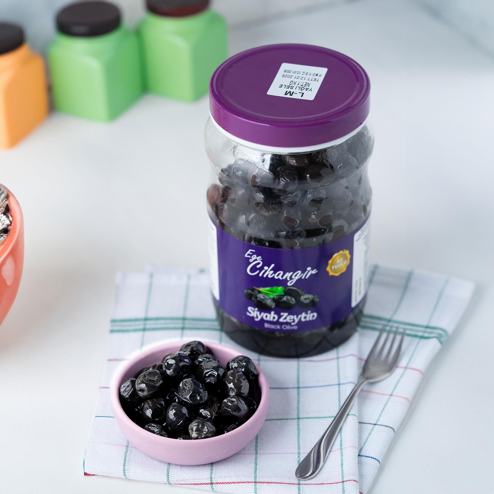 Yağlı Sele Zeytin M - 1 kg Pet - Ege Cihangir