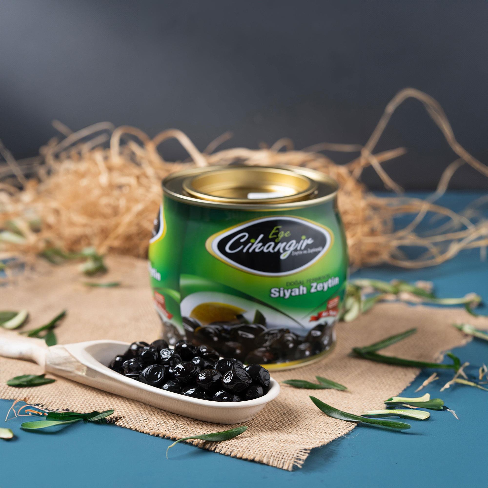 Yağlı Sele Zeytin M - 2 kg Teneke - Ege Cihangir