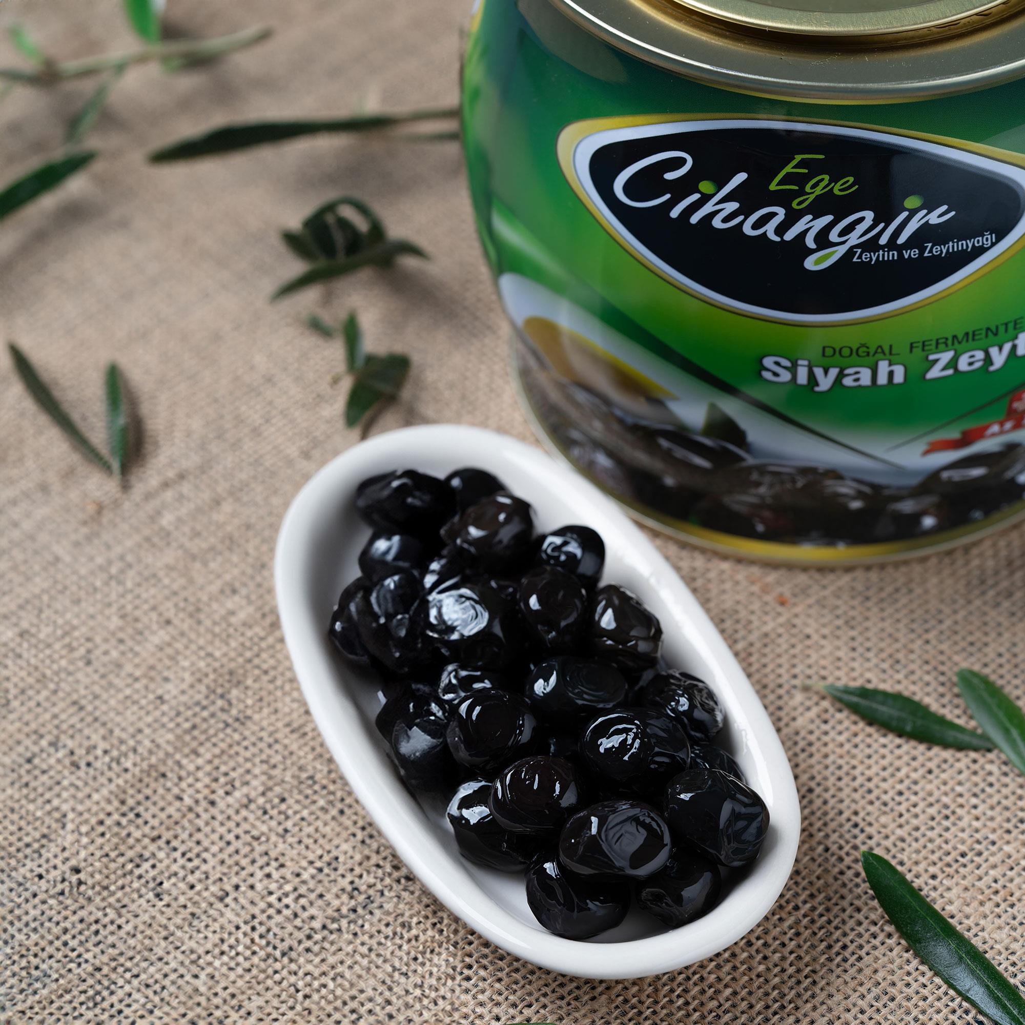 Yağlı Sele Zeytin M - 2 kg Teneke - Ege Cihangir