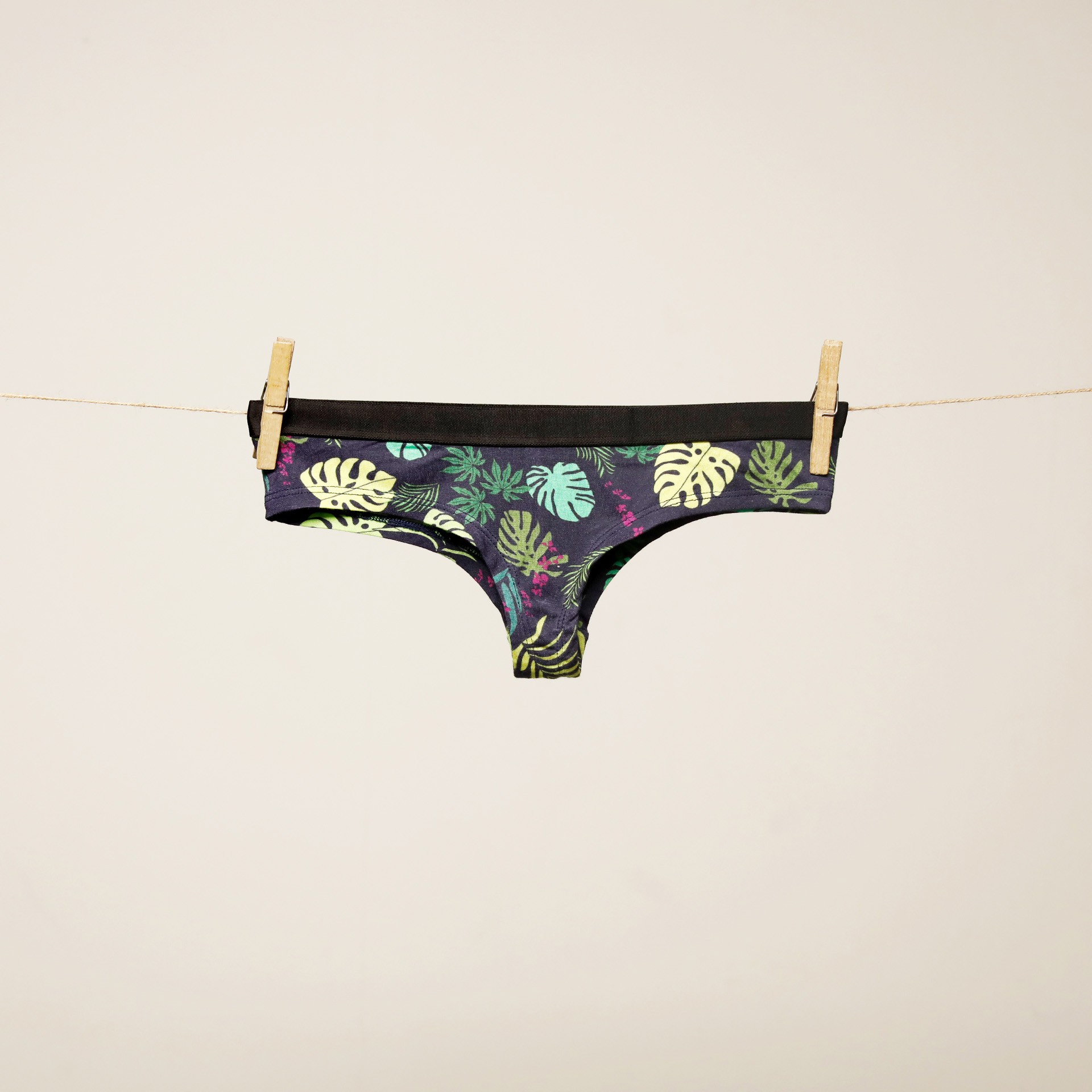 Cheeky, Pamuk Çorap
