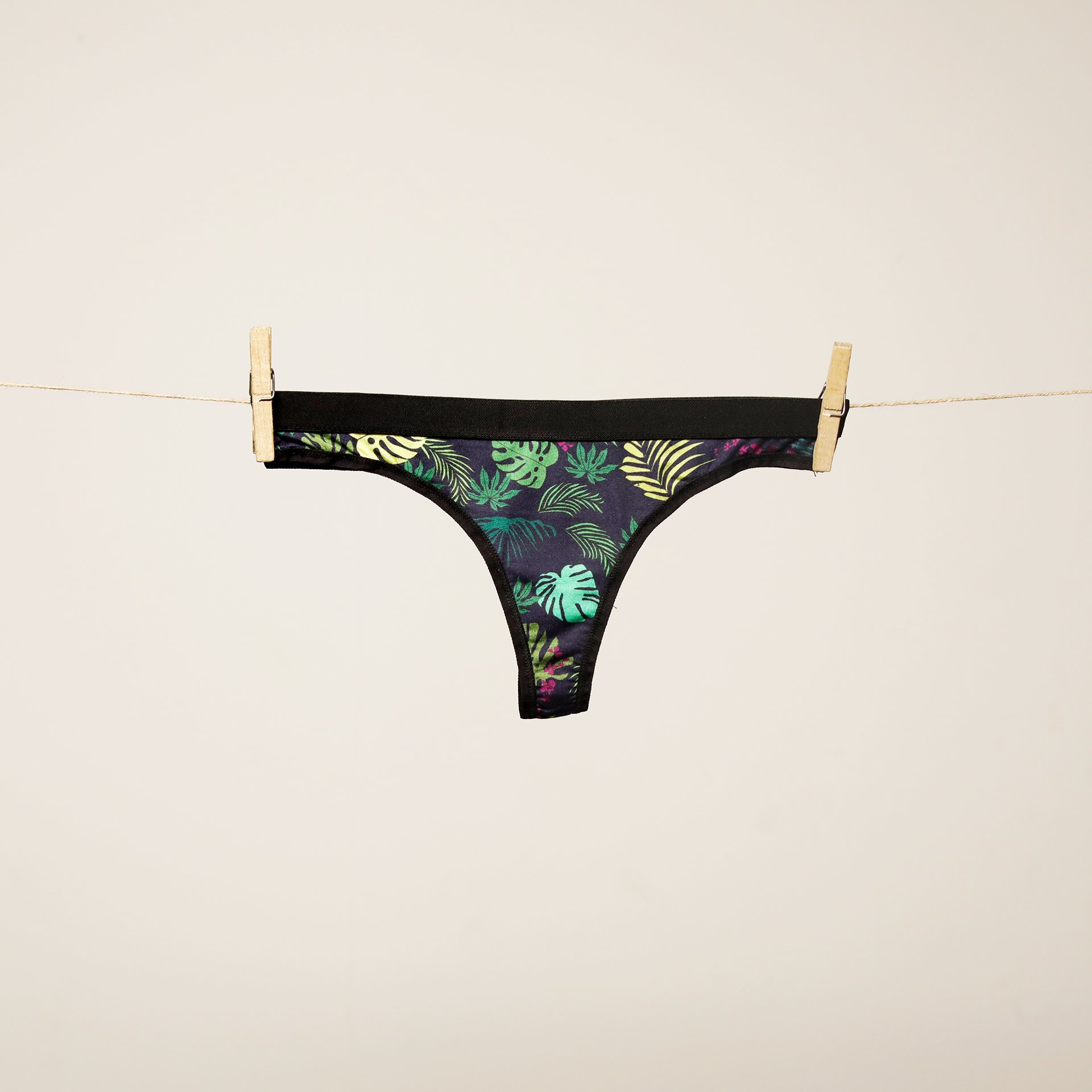 Tanga, Boxer ve Çorap