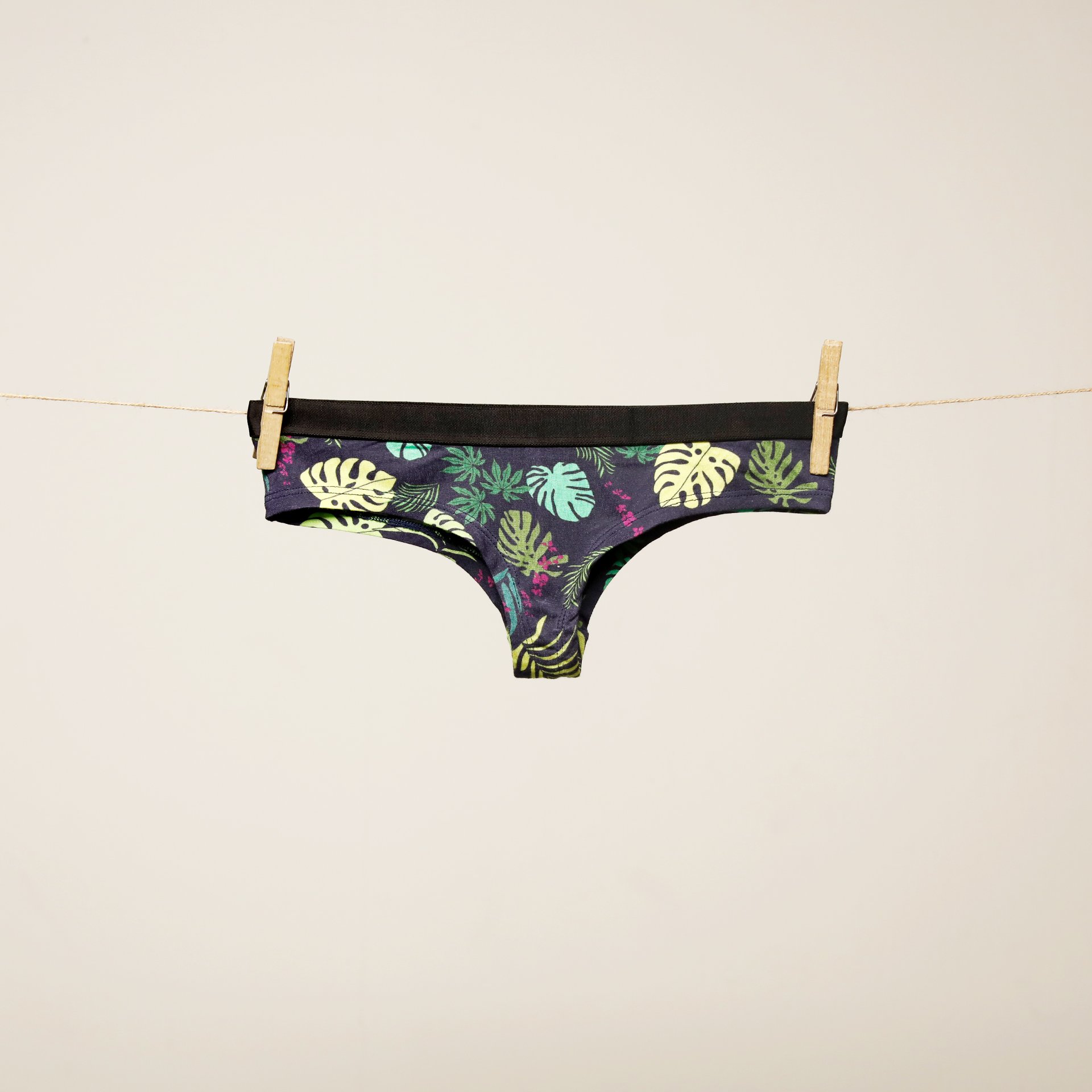 Cheeky, Boxer ve Çorap