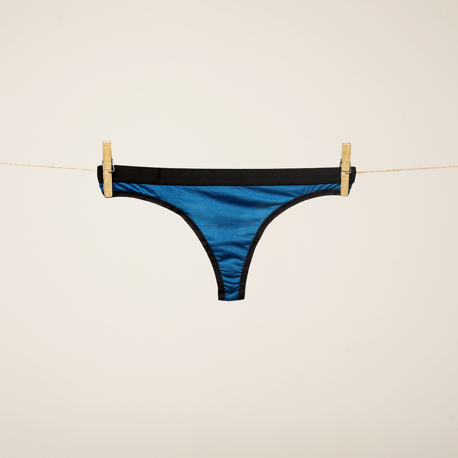 Smooth Ocean Tanga