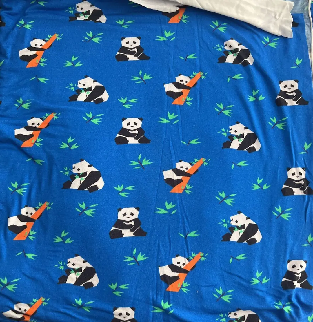 Lazy Panda desenli mikro modal kumaş detayı