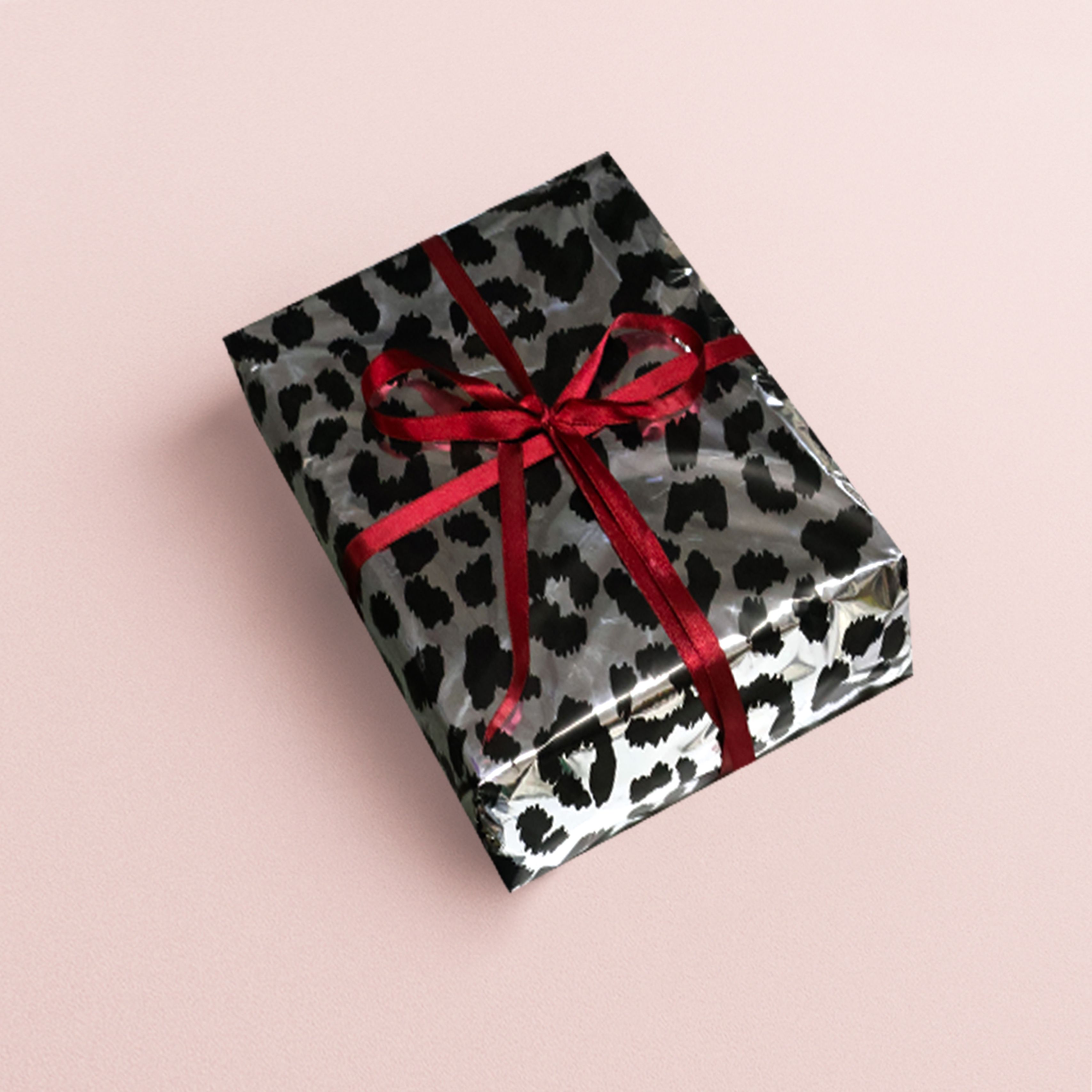  Lüks Metalize Leopar Desenli Siyah Renk Hediye Paketleme Kağıdı-55x55cm-0,28mic(Ince)-20sayfa
