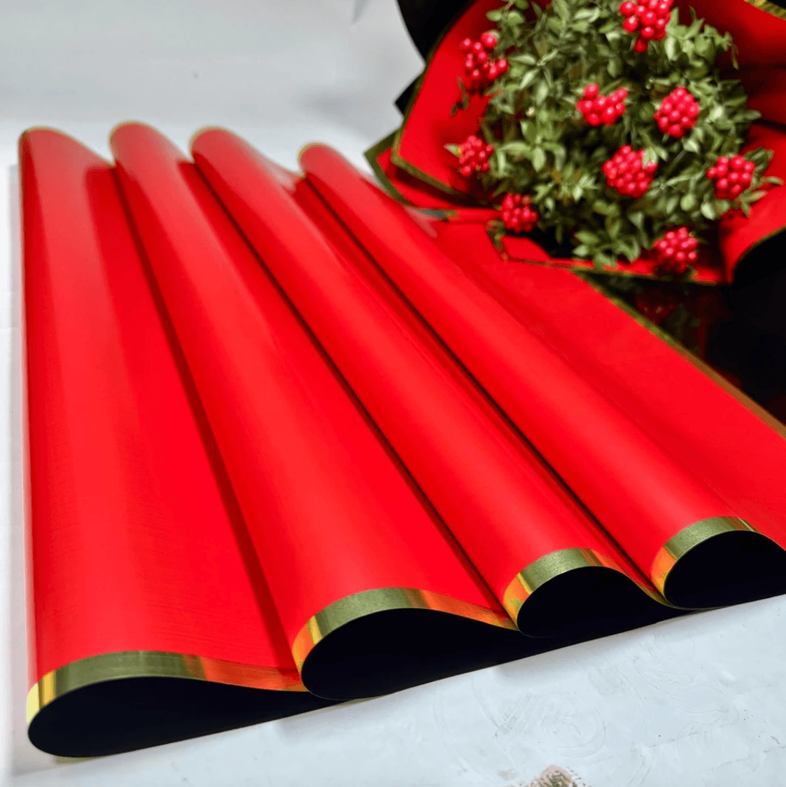 Altın Varak Çerçeve Kırmızı Zemin Arka Siyah Zemin 2 renk-55x55cm-20Sayfa