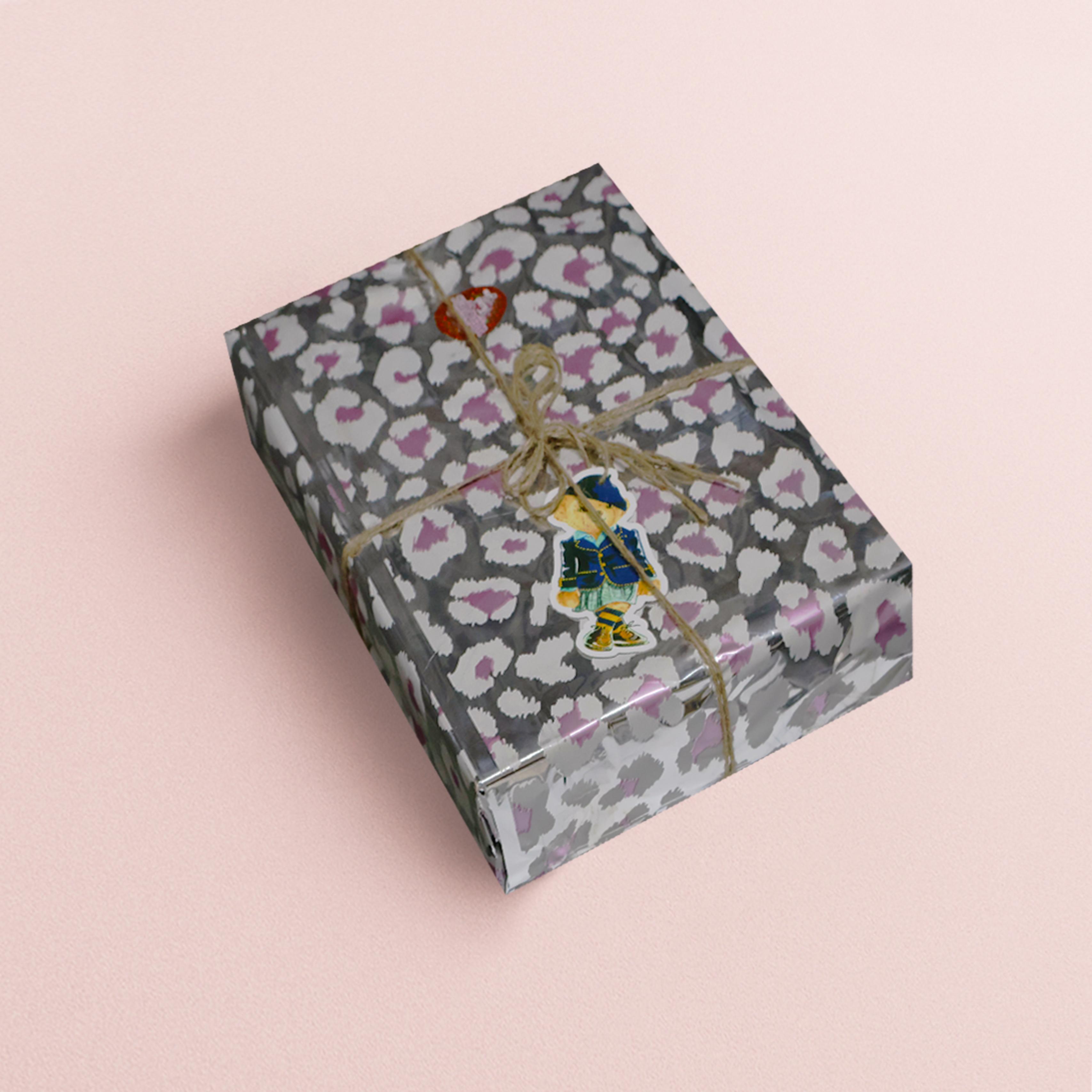Lüks Metalize Leopar Desenli Pembe&beyaz Renk Hediye Paketleme Kağıdı-55x55cm-0,28mic Ince-20sayfa