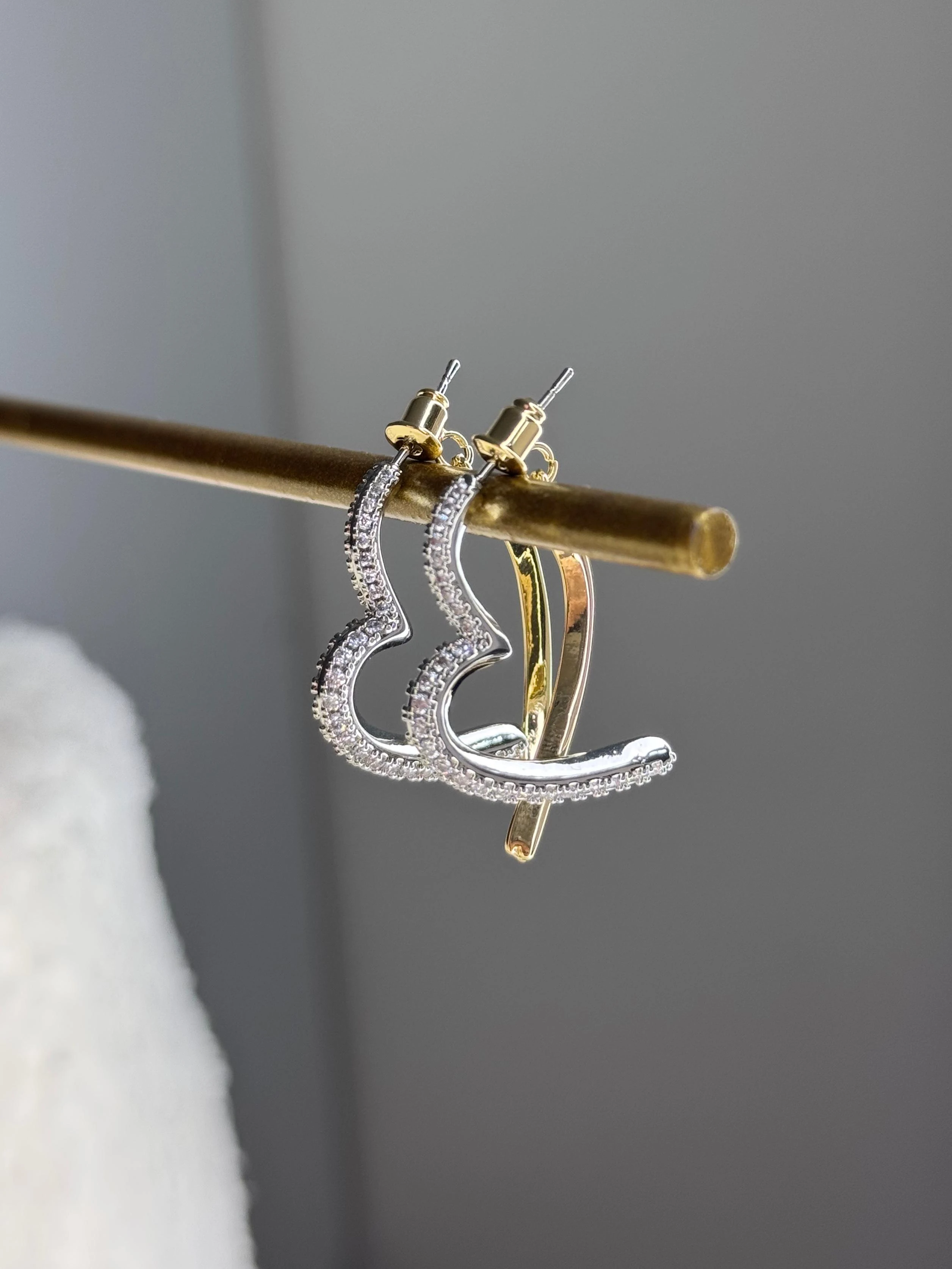 Zircon Heart Earrings