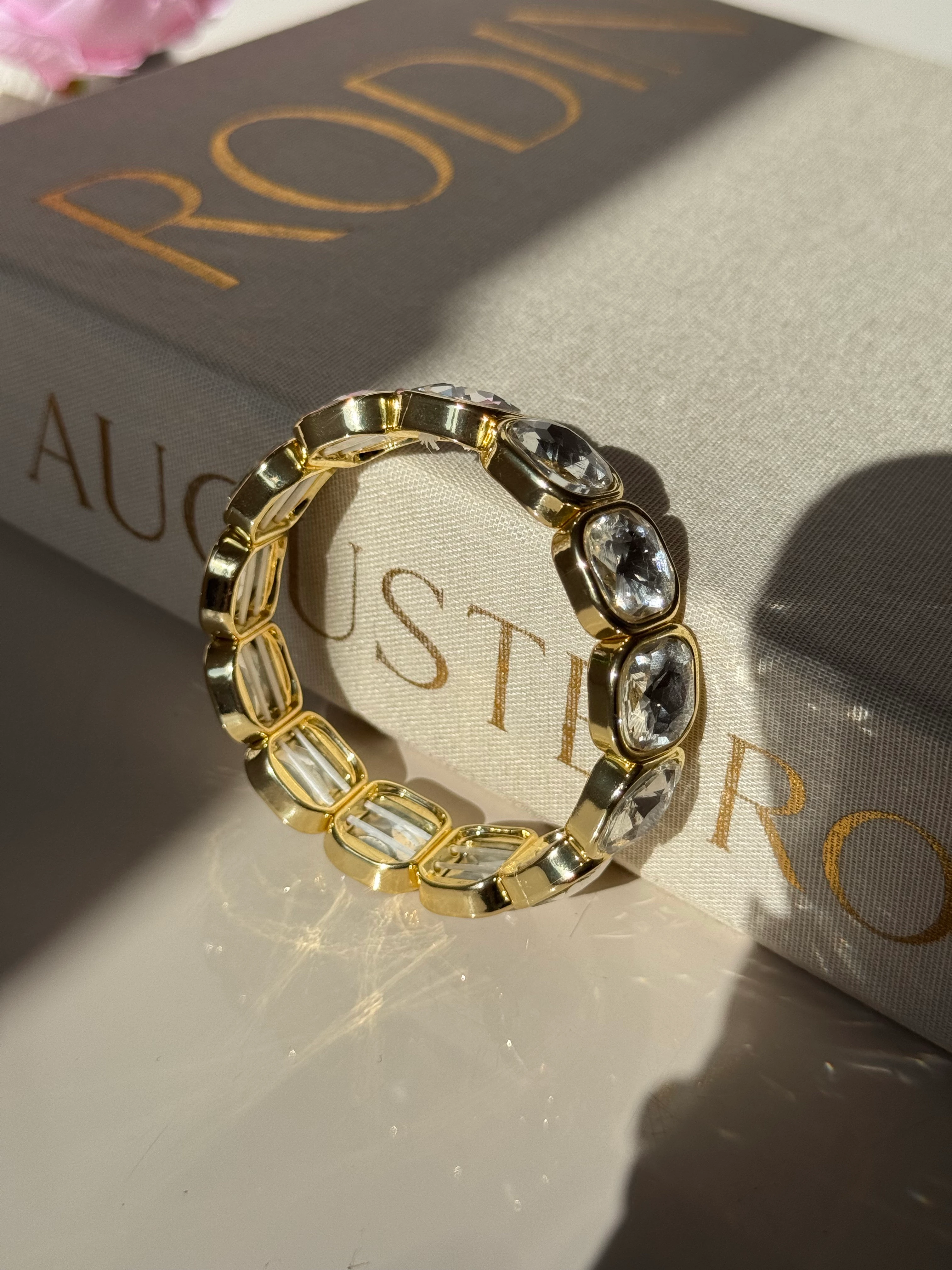 VIP Seri Kristal Taşlı Çelik Bileklik – Gold (Lastikli, Ayarlanabilir) 