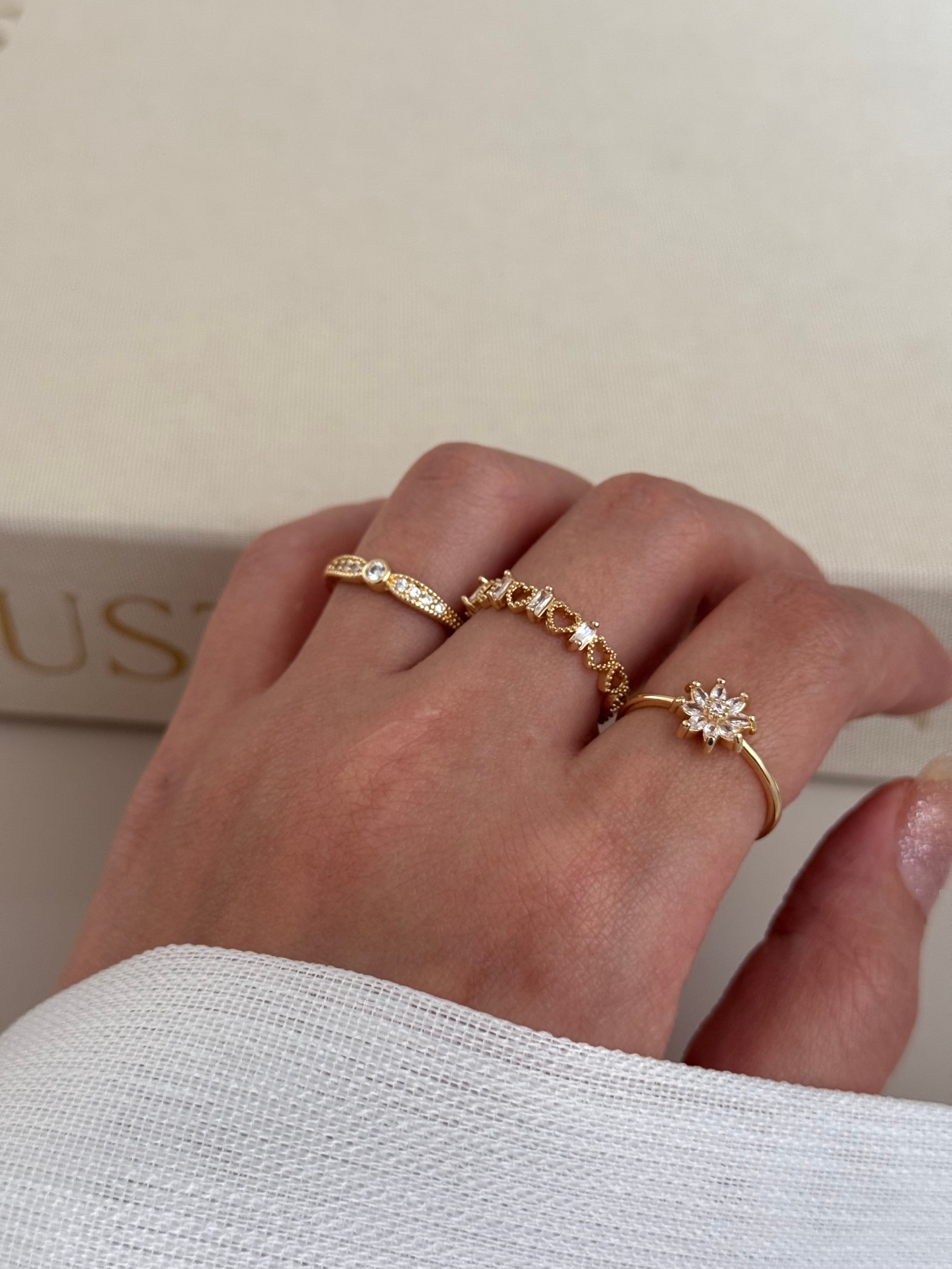 3’lü Ayarlanabilir Gold Taşlı Yüzük Seti – Kalp, Damla ve Çiçek Motifli